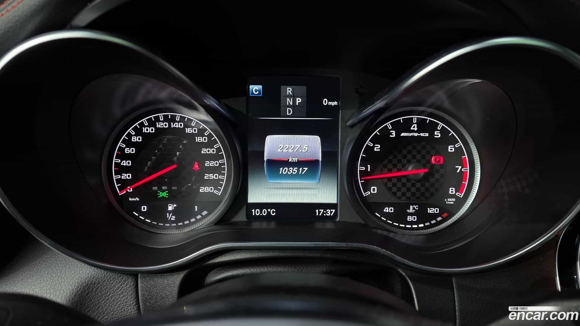 GLC-Class Mercedes-Benz 2017.2-INNER-008