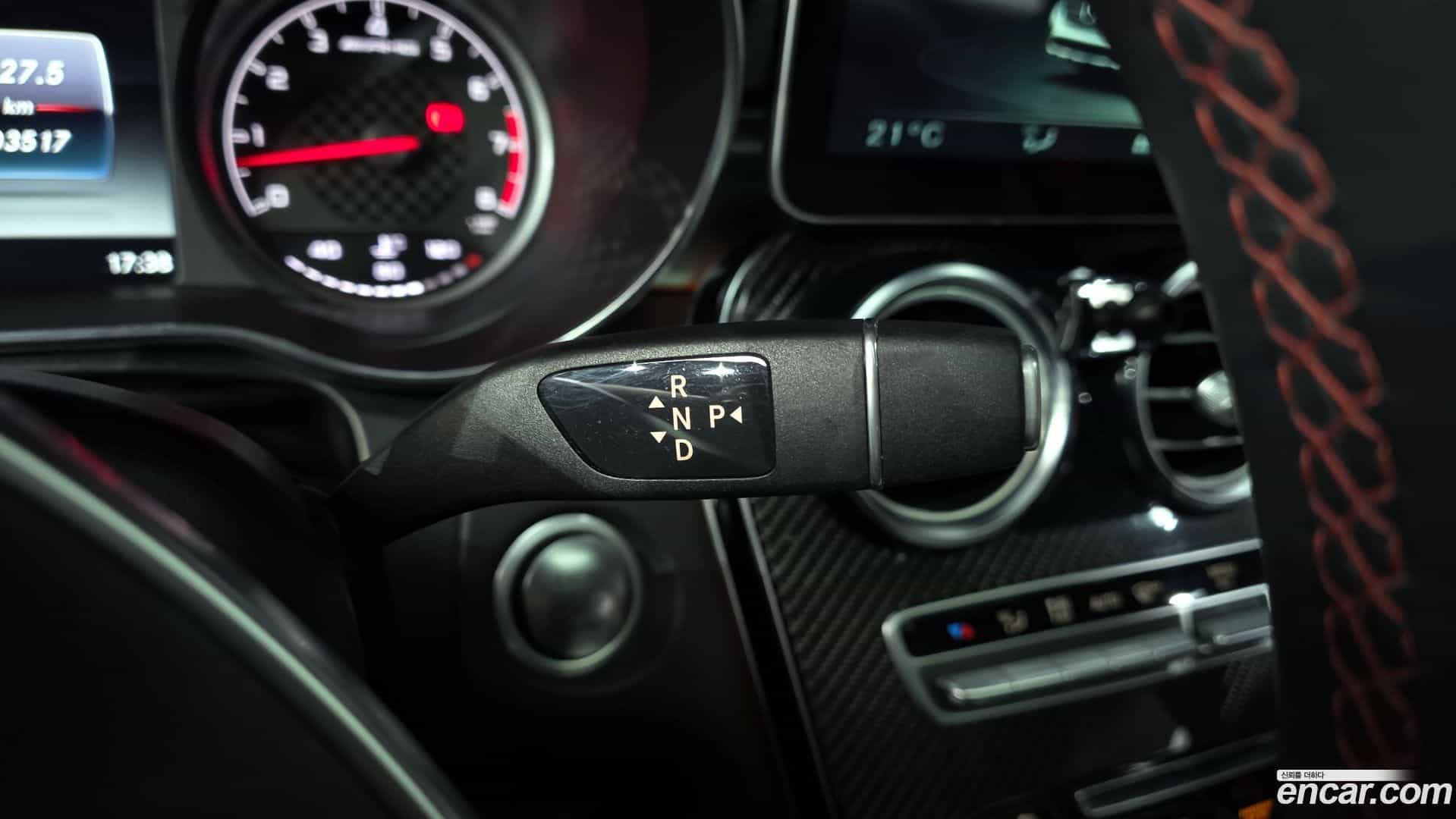 GLC-Class Mercedes-Benz 2017.2-INNER-009
