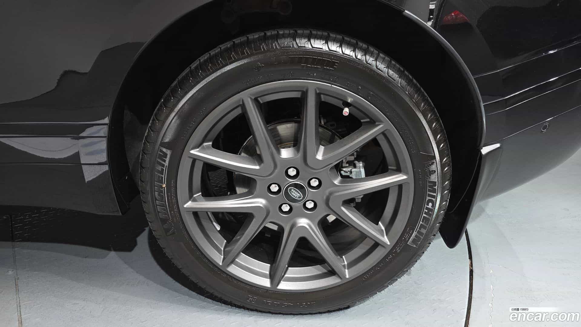 Range Rover Velar Land Rover 2024.7-OUTER-005