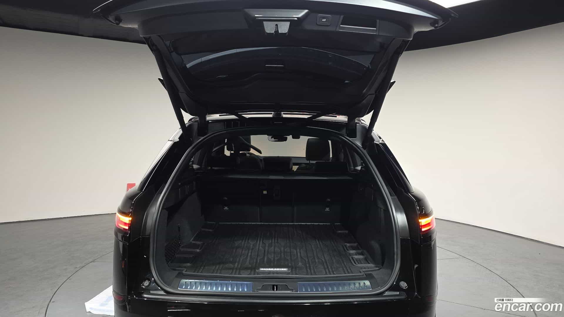 Range Rover Velar Land Rover 2024.7-OPTION-024