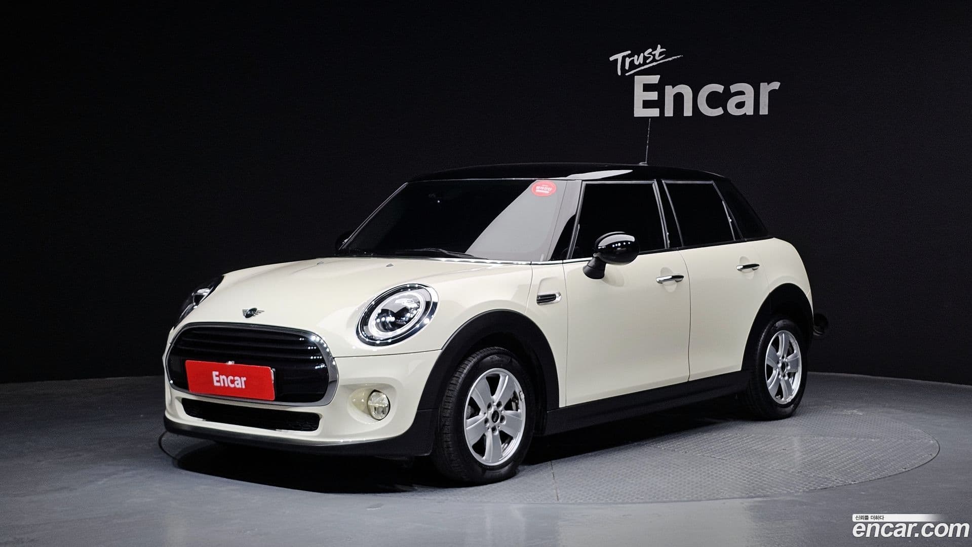 Main__Slider__Photo:Cooper Mini 2019.7-0