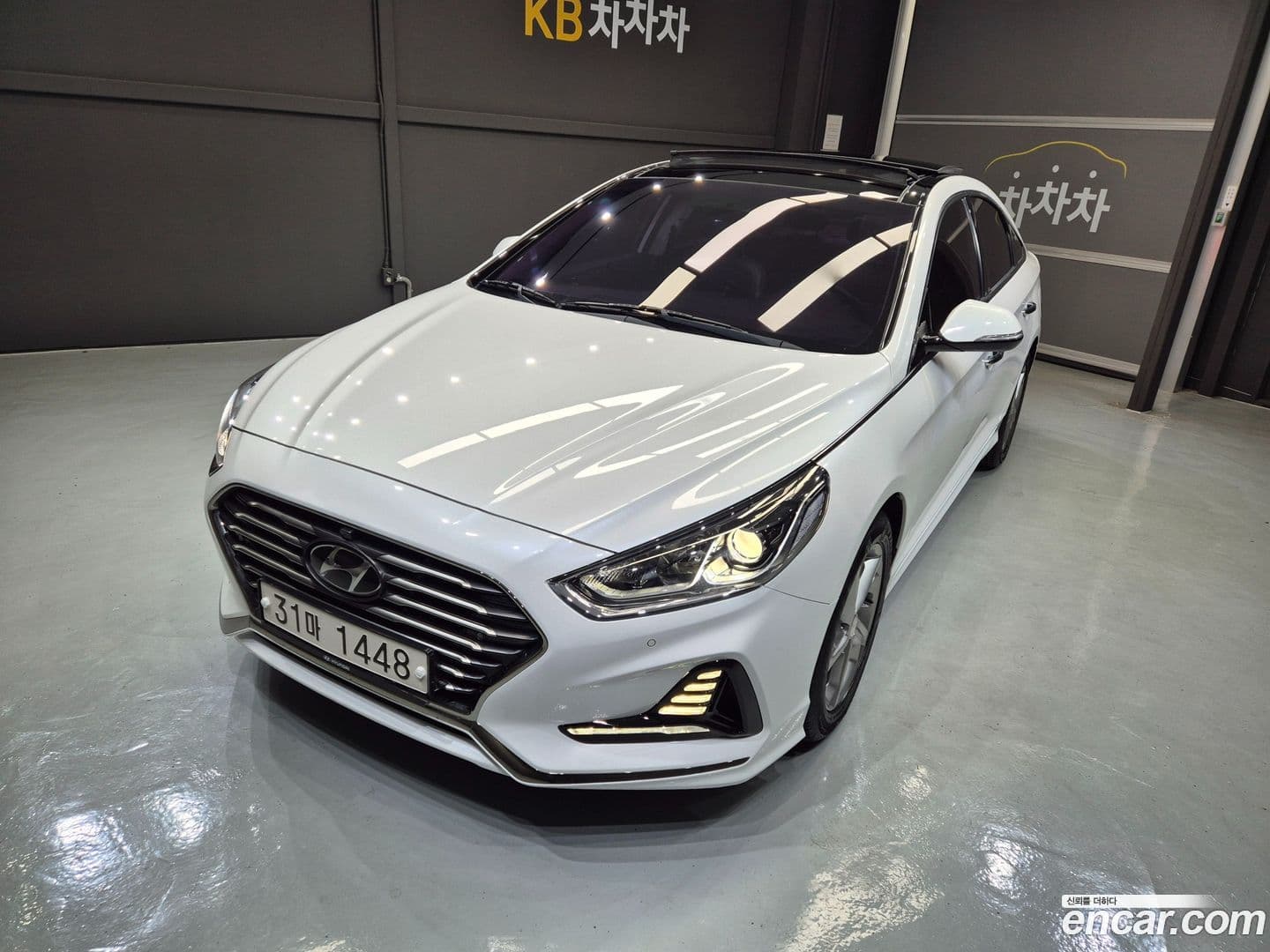 Main__Slider__Photo:Sonata Hyundai 2017.10-0