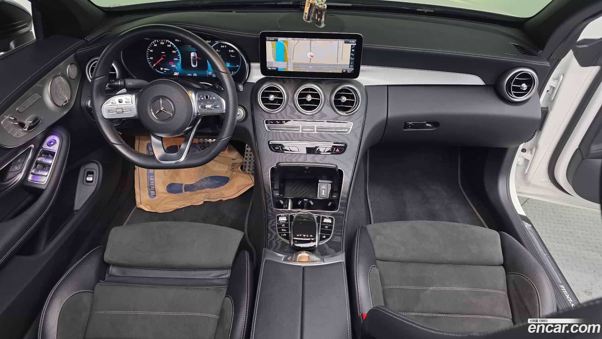 C-Class Mercedes-Benz 2023.8-INNER-007