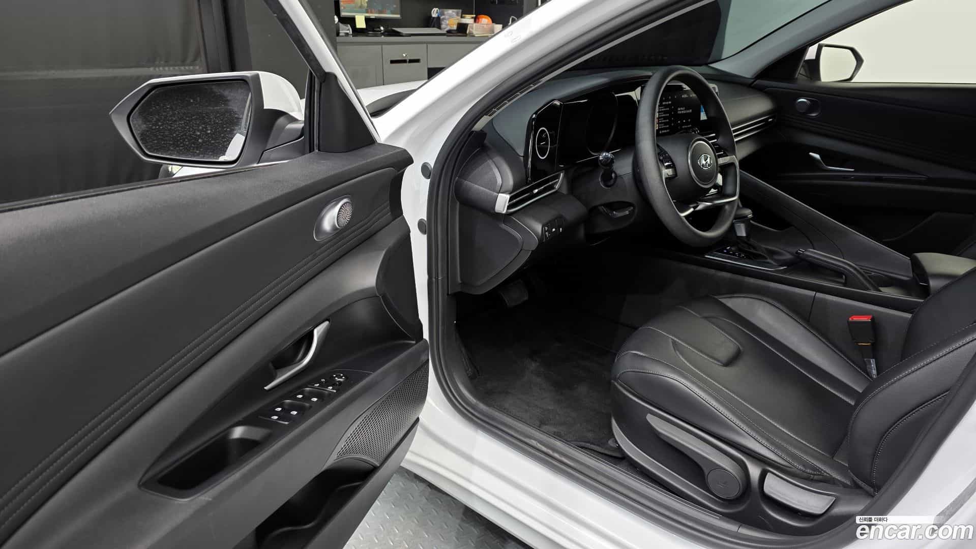 AVANTE Hyundai 2022.0-INNER-010