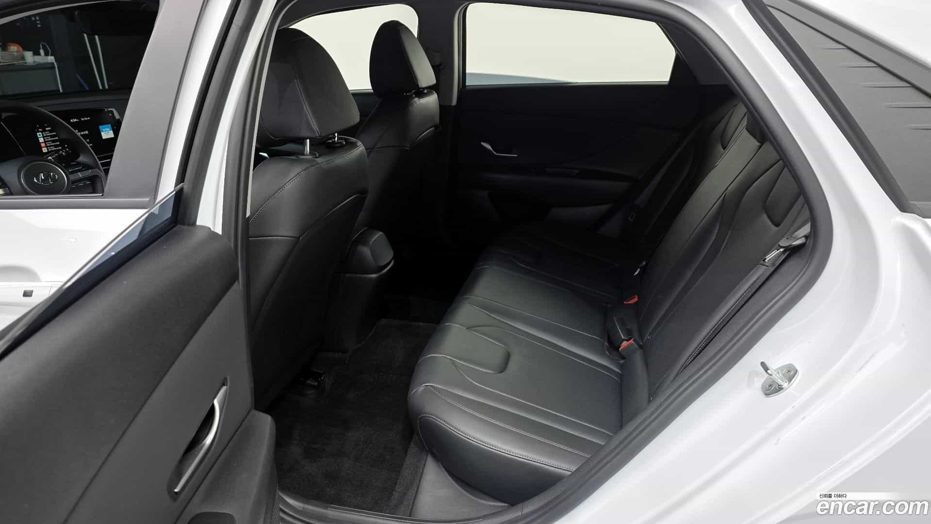 AVANTE Hyundai 2022.0-OPTION-024