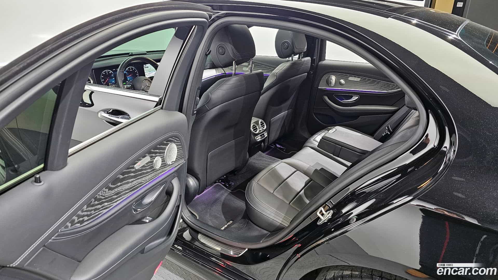 E-Class Mercedes-Benz 2021.0-OPTION-015
