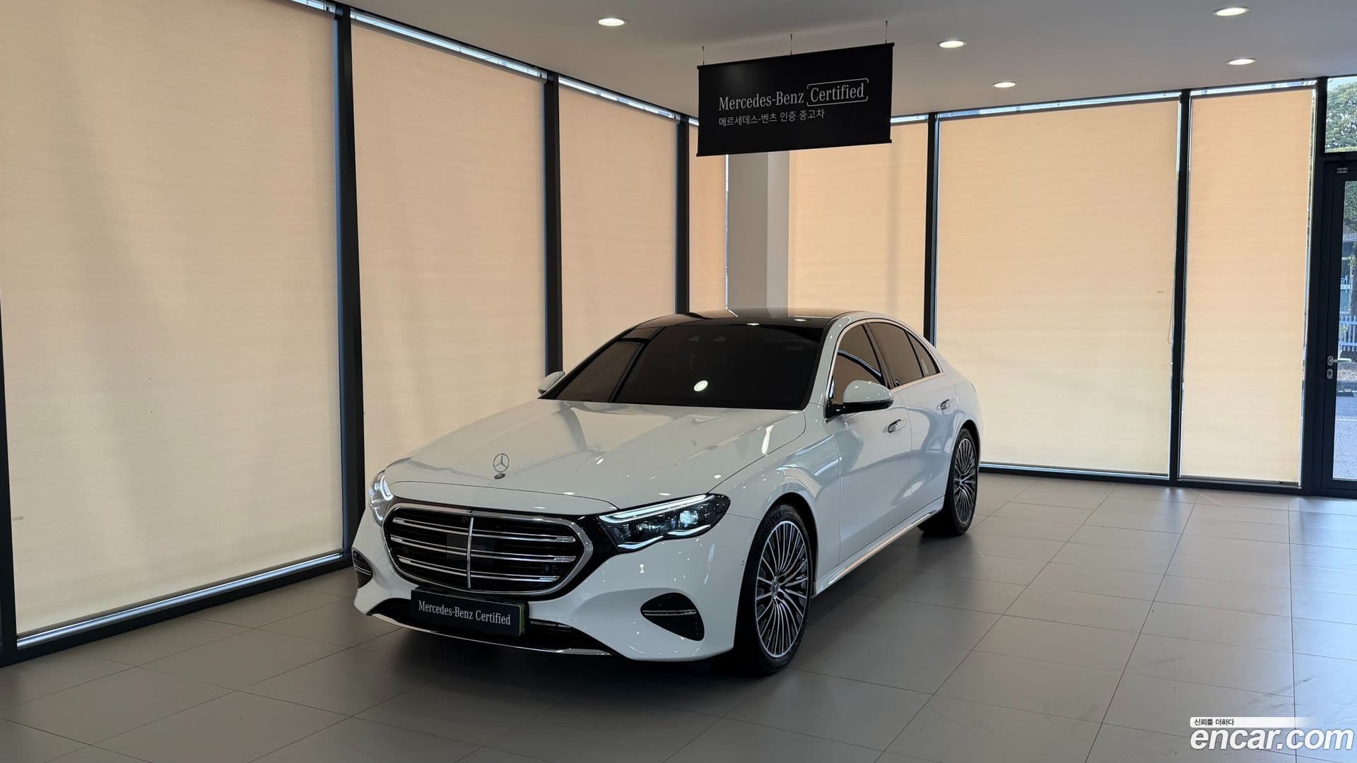 Main__Slider__Photo:E-Class Mercedes-Benz 2025.11-0