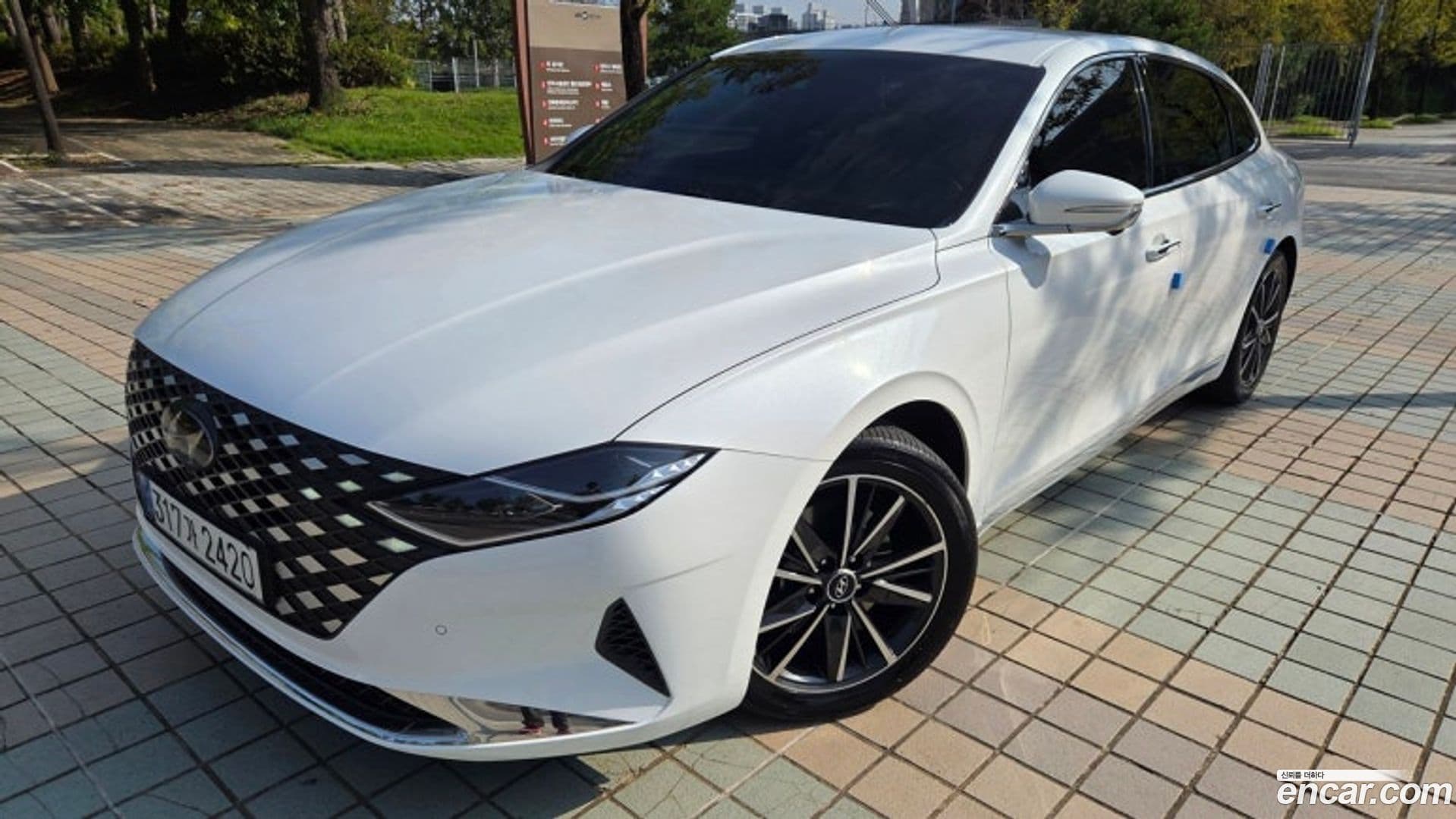 Main__Slider__Photo:Grandeur Hyundai 2021.3-0