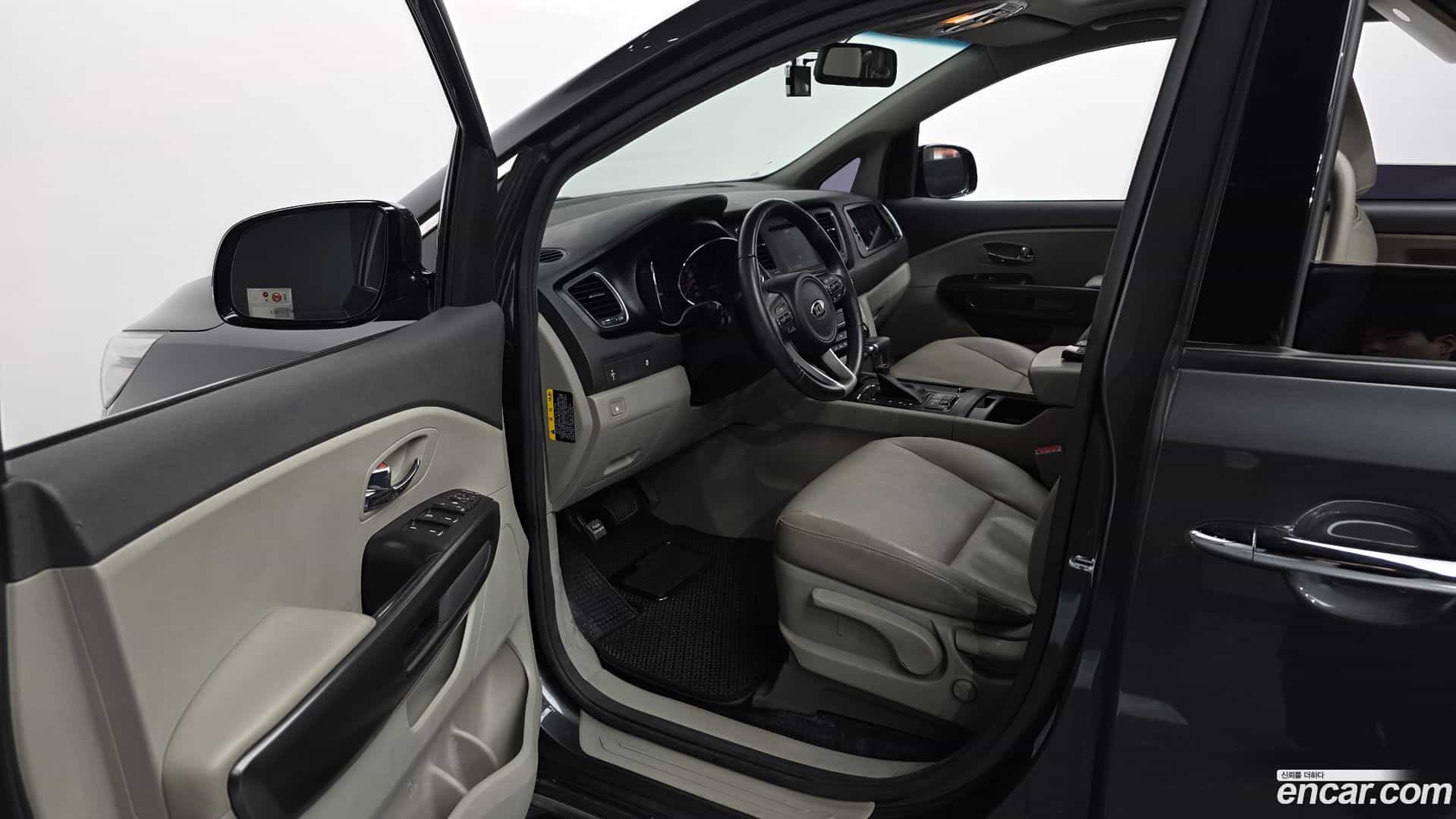 Canival Kia 2017.1-INNER-010