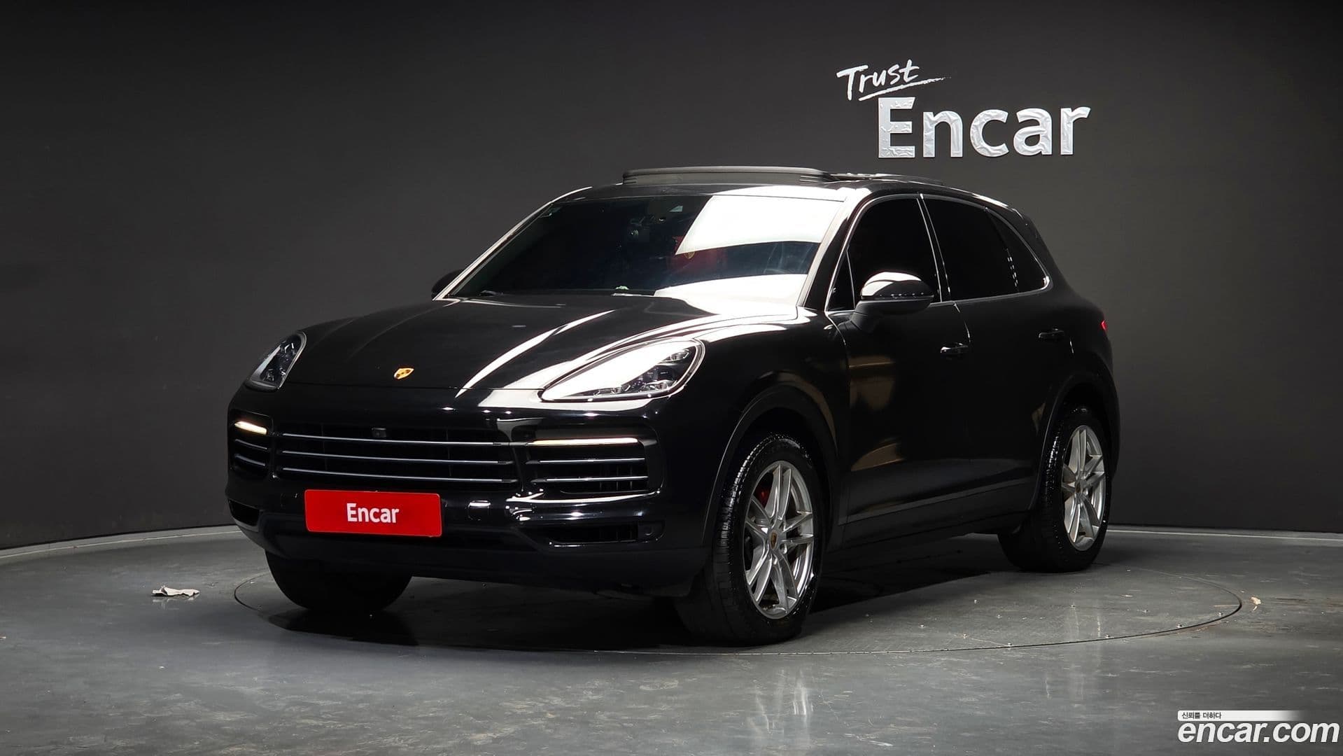 Main__Slider__Photo:Cayenne Porsche 2019.1-0