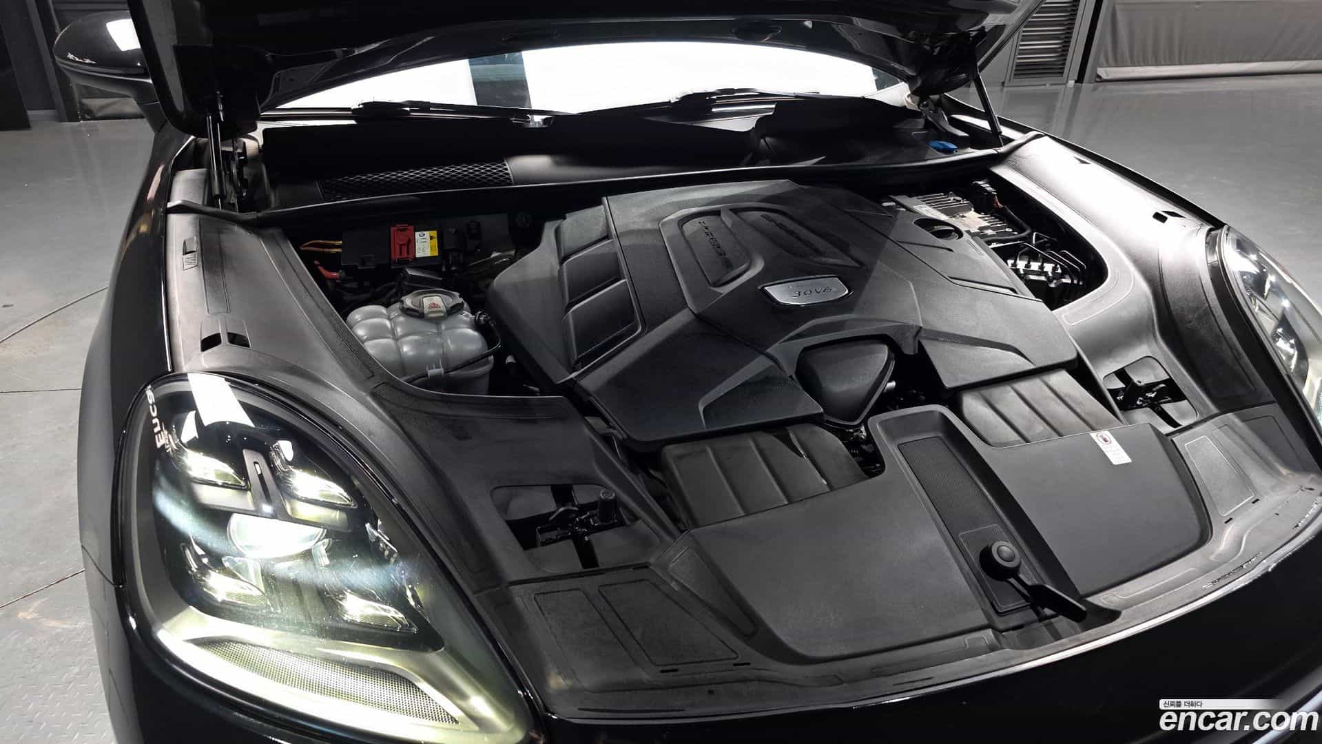Cayenne Porsche 2019.1-INNER-006