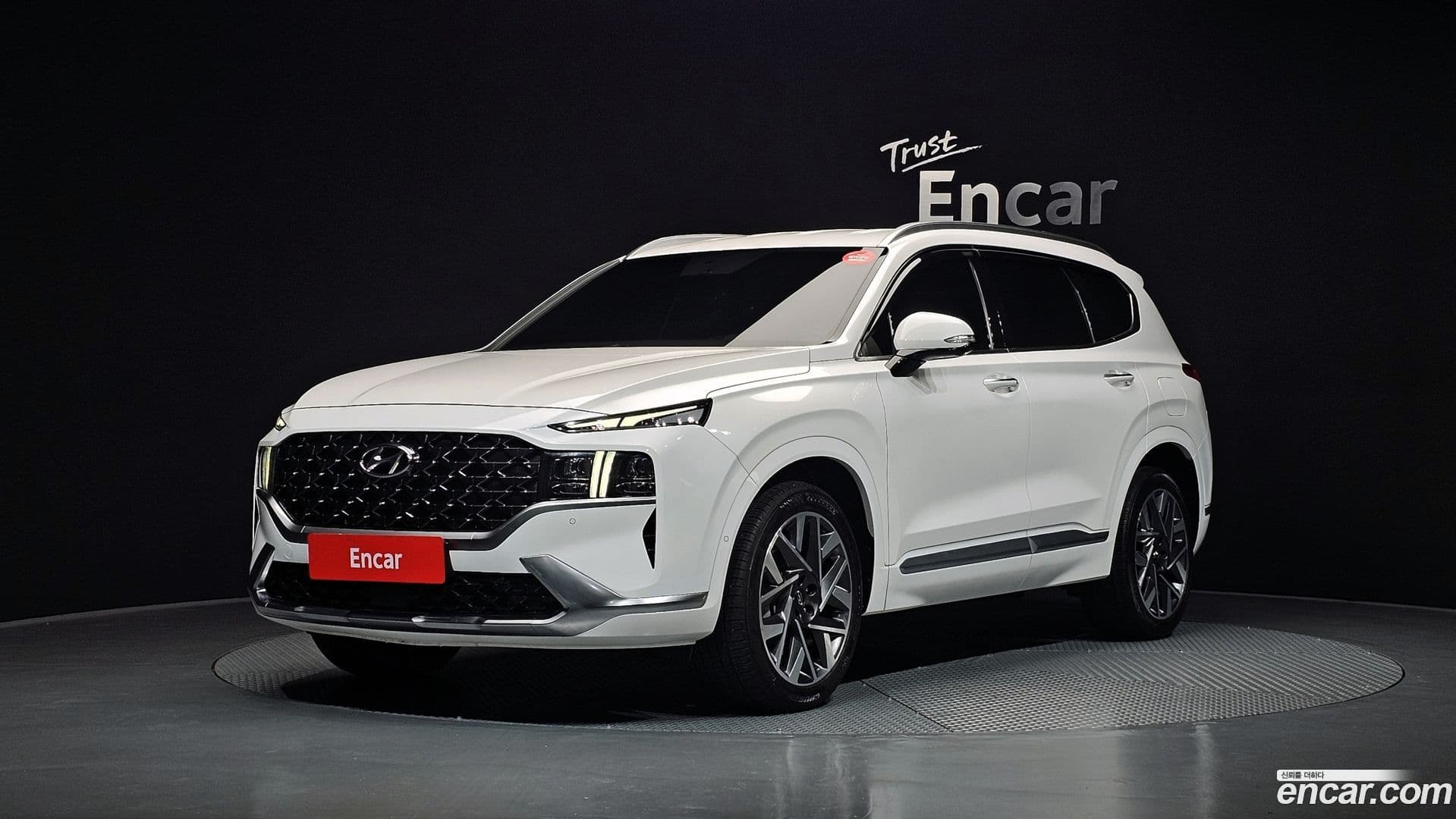 Main__Slider__Photo:Santafe Hyundai 2021.6-0