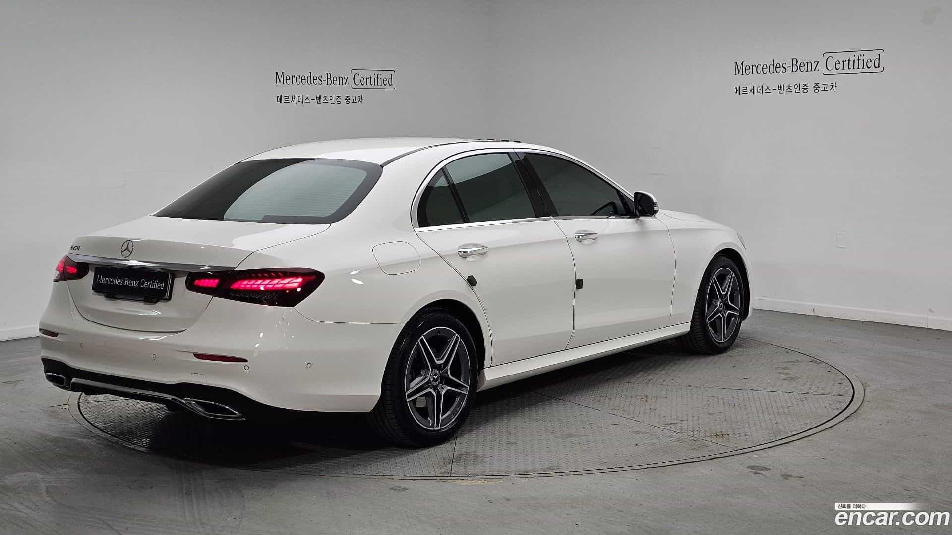 E-Class Mercedes-Benz 2023.8-OUTER-002