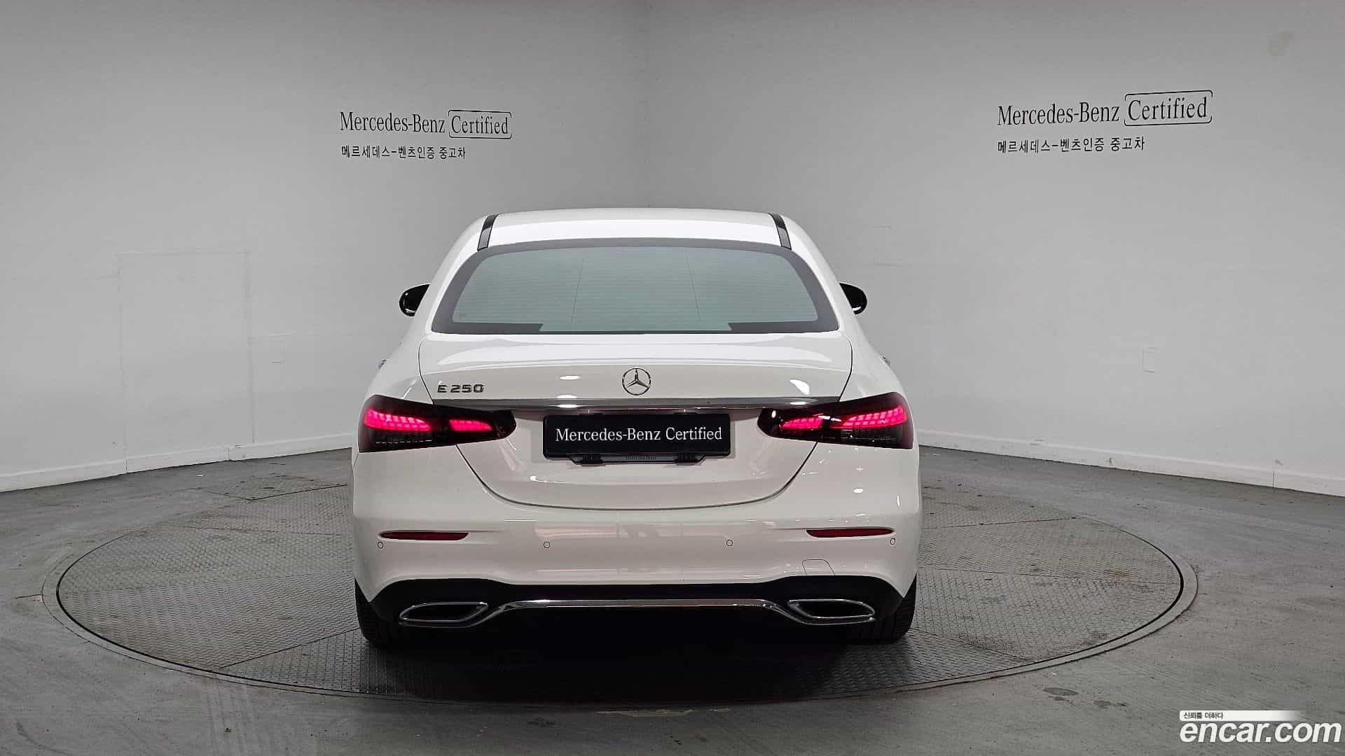 E-Class Mercedes-Benz 2023.8-OUTER-004