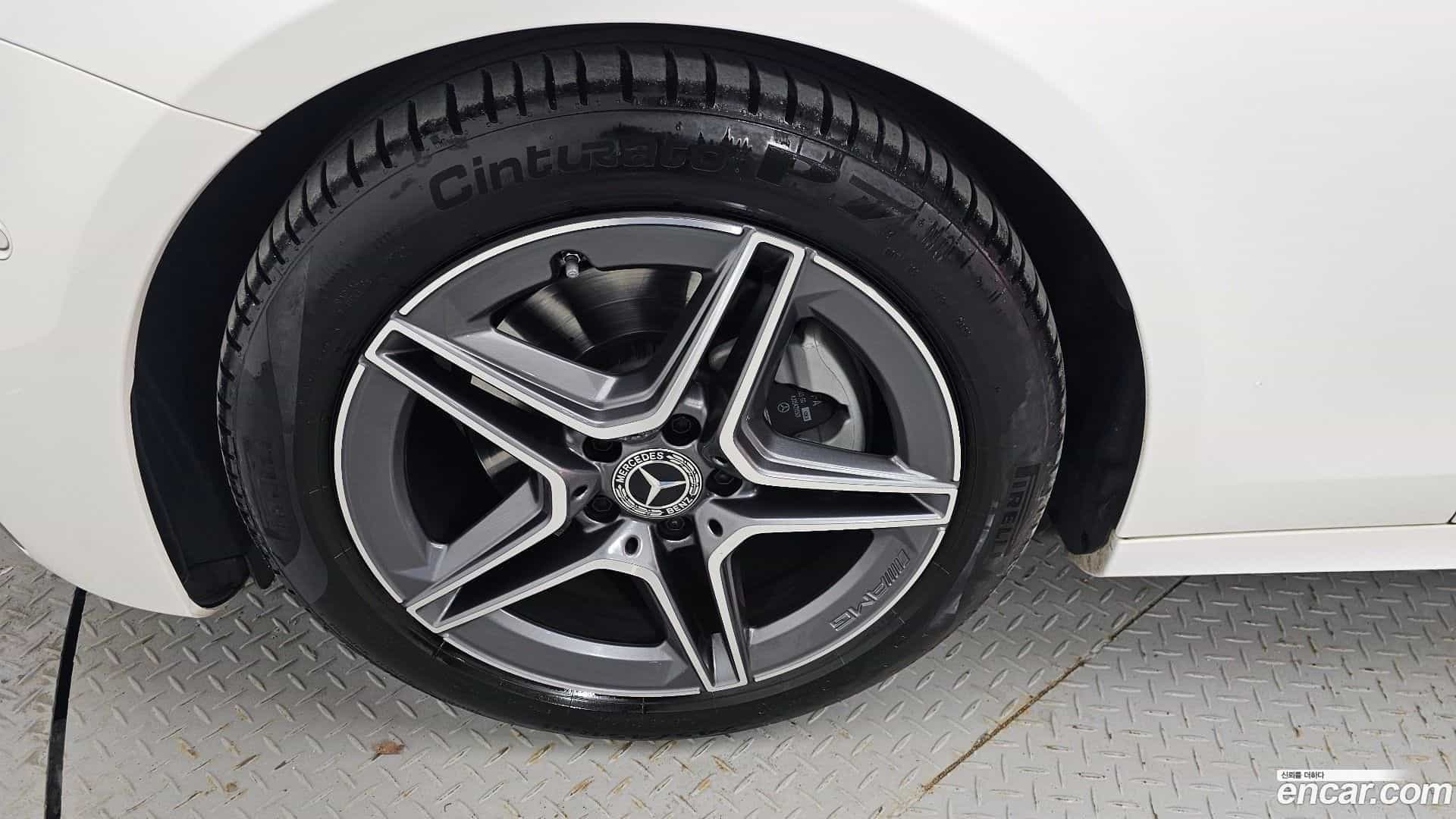 E-Class Mercedes-Benz 2023.8-OUTER-005