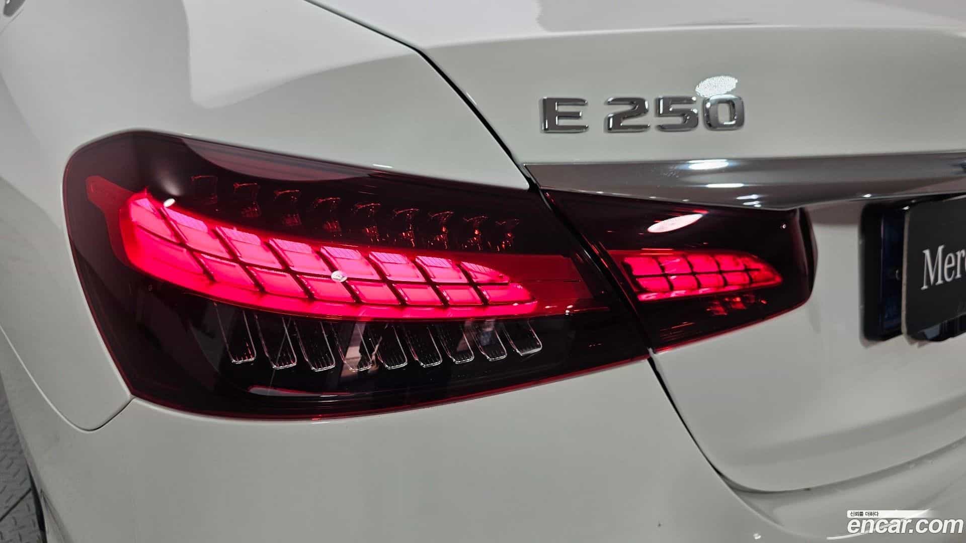 E-Class Mercedes-Benz 2023.8-OPTION-022