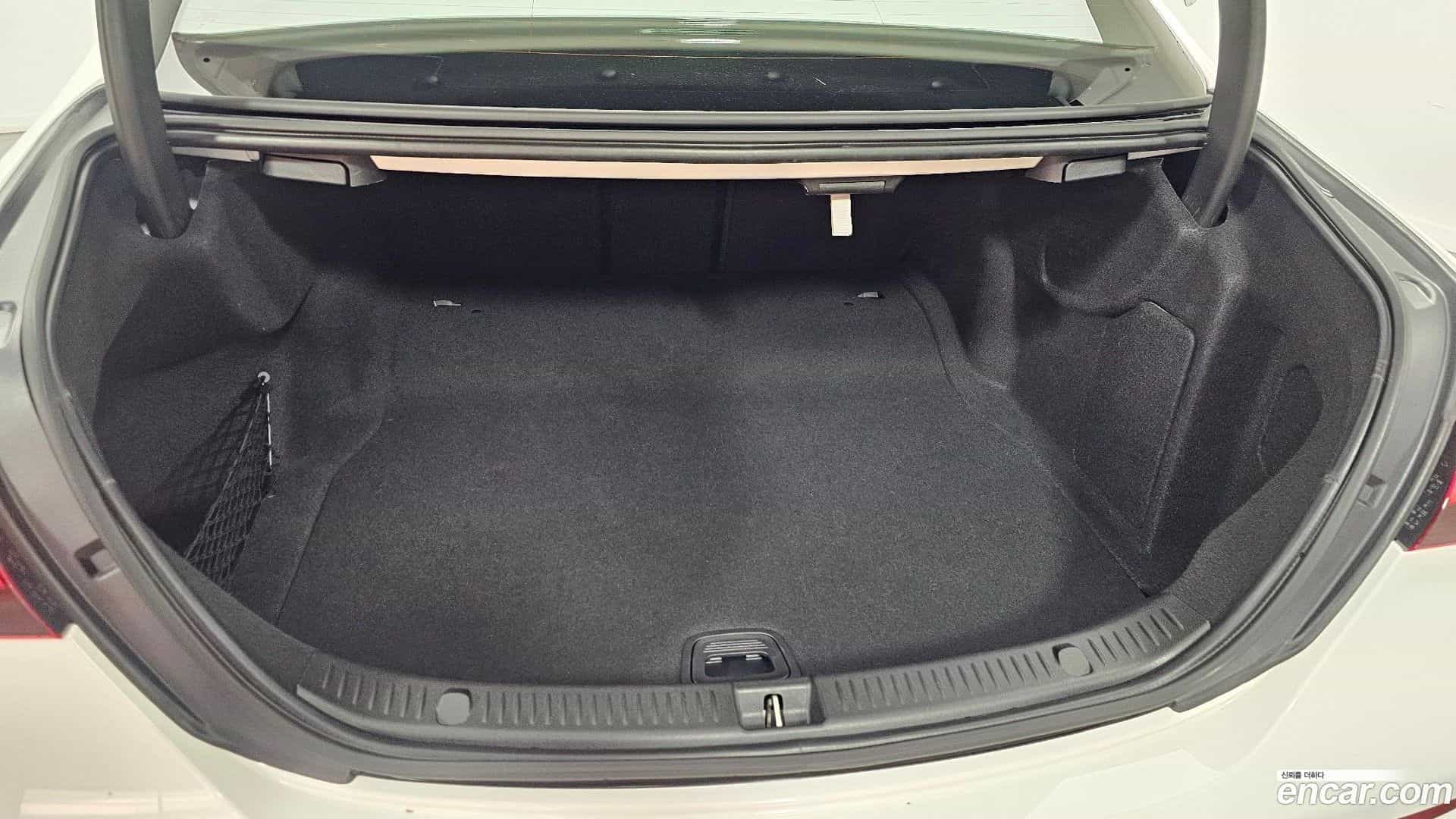 E-Class Mercedes-Benz 2023.8-OPTION-024