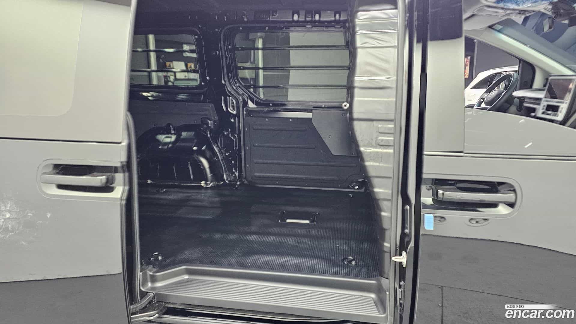 Staria Hyundai 2025.11-OPTION-016