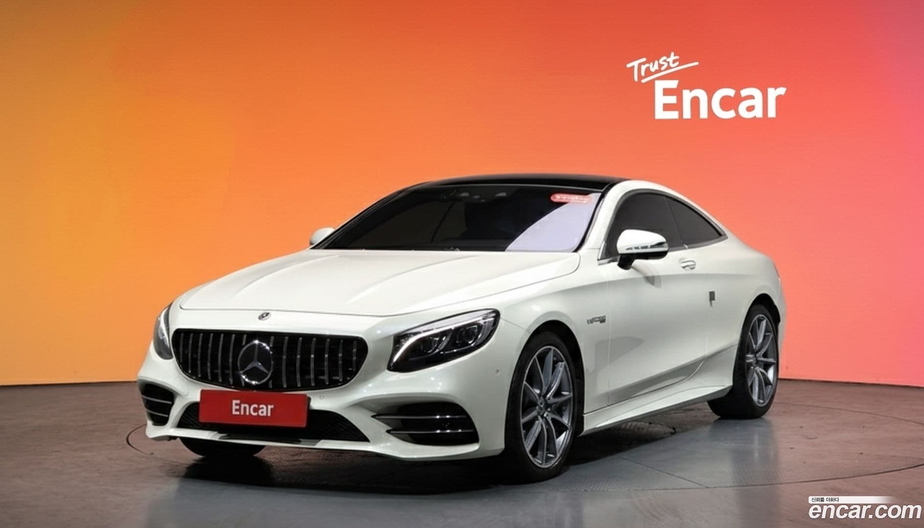 Main__Slider__Photo:S-Class Mercedes-Benz 2019.8-0