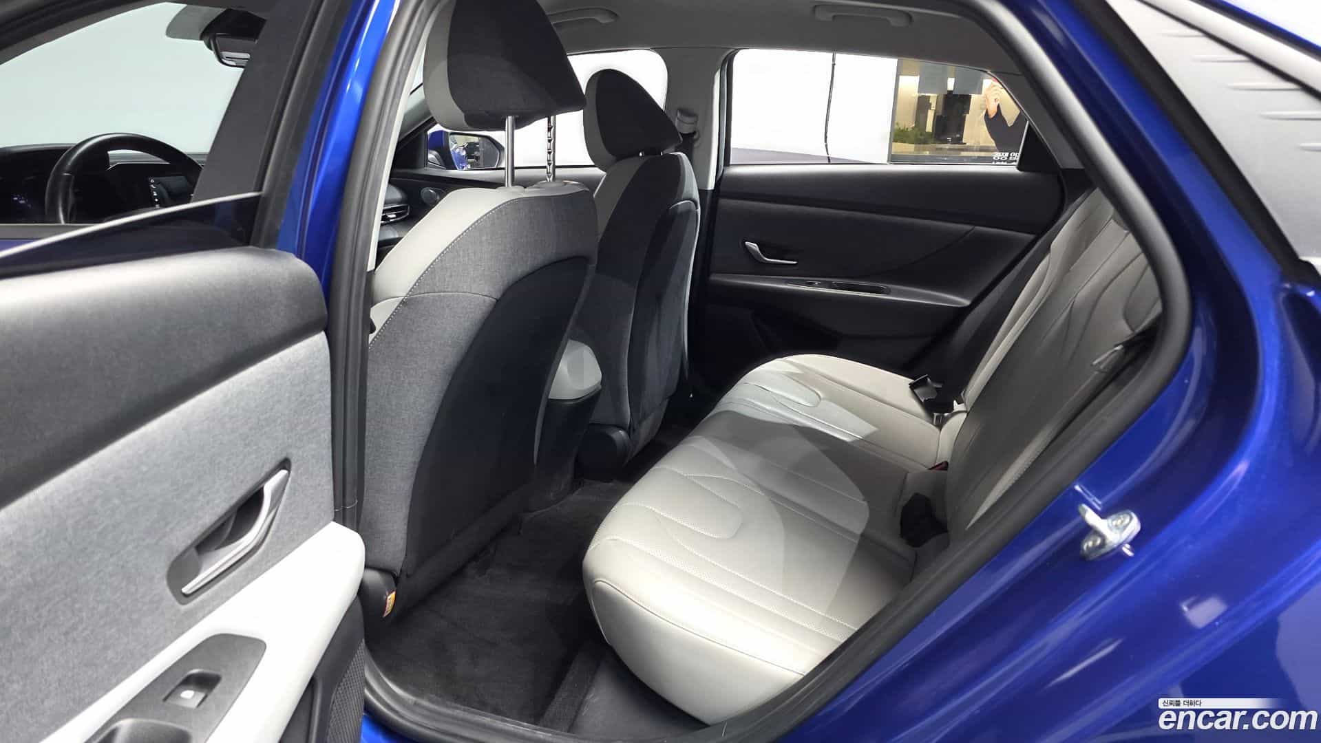 AVANTE Hyundai 2021.10-OPTION-016