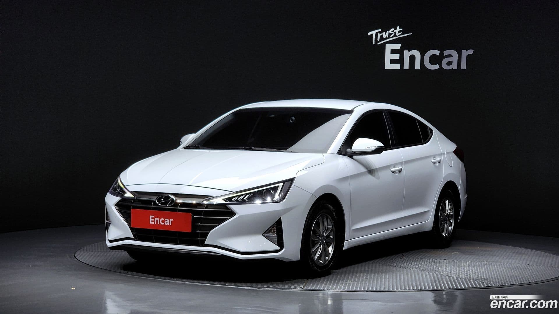 Main__Slider__Photo:AVANTE Hyundai 2019.2-0