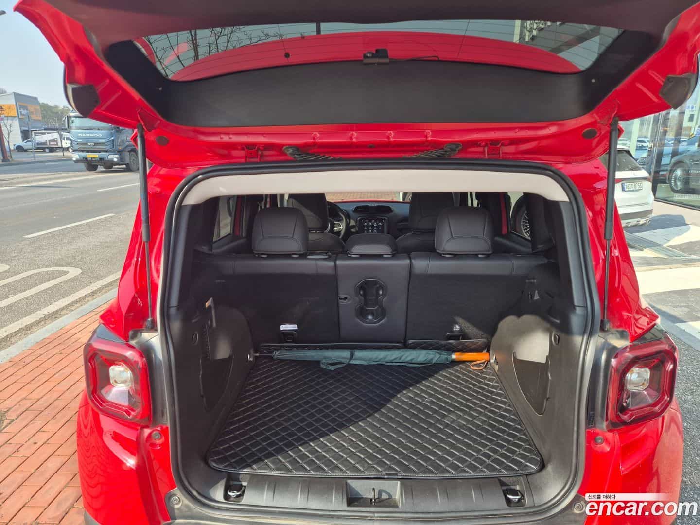 Renegade Jeep 2023.11-INNER-008