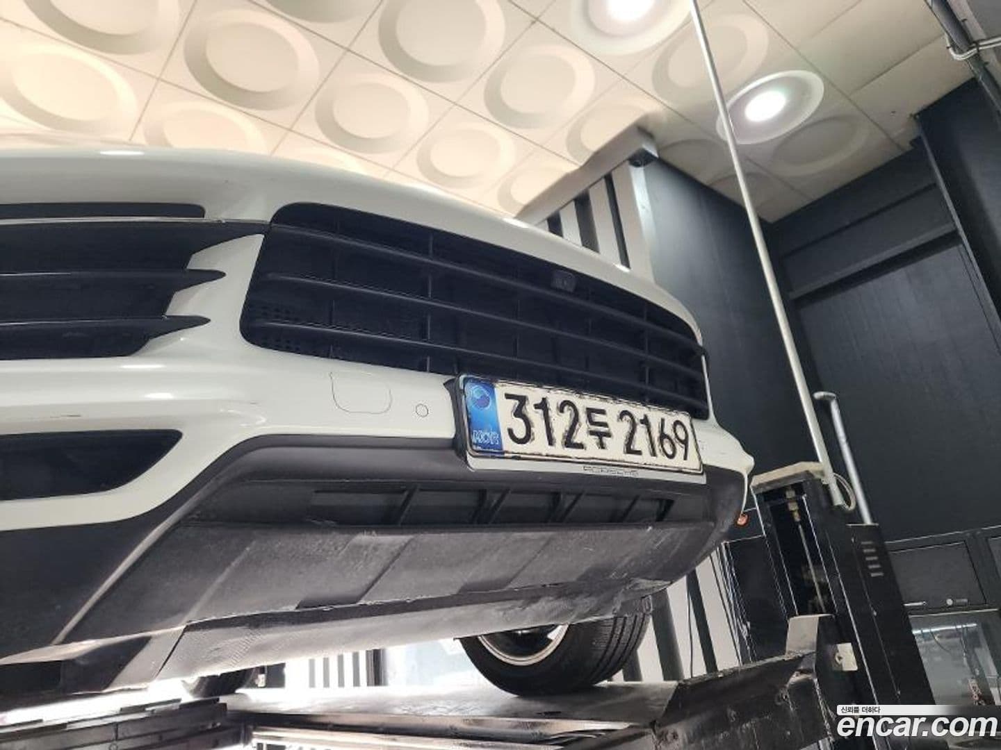 Main__Slider__Photo:Cayenne Porsche 2020.6-0