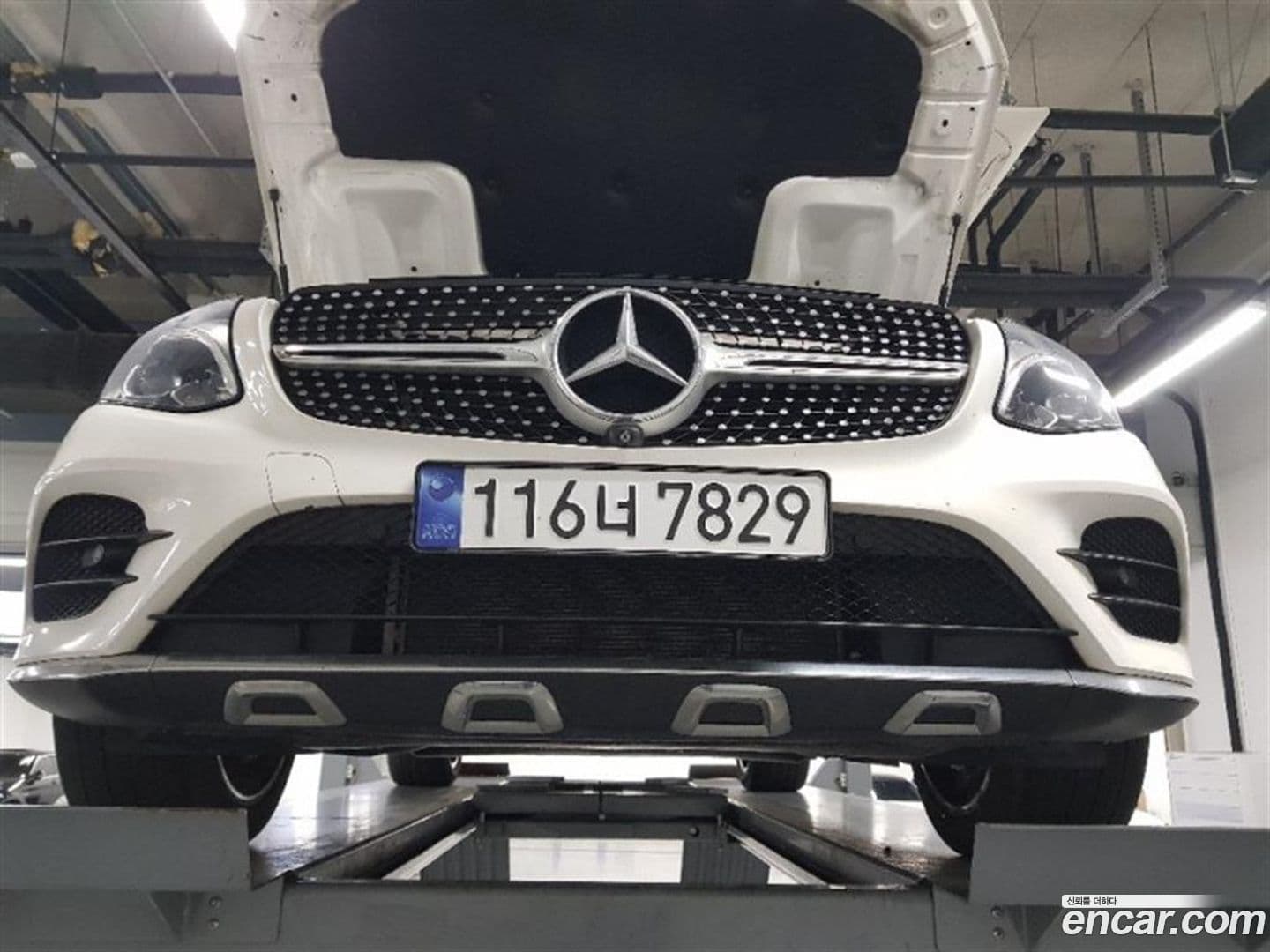 Main__Slider__Photo:GLC-Class Mercedes-Benz 2017.10-0