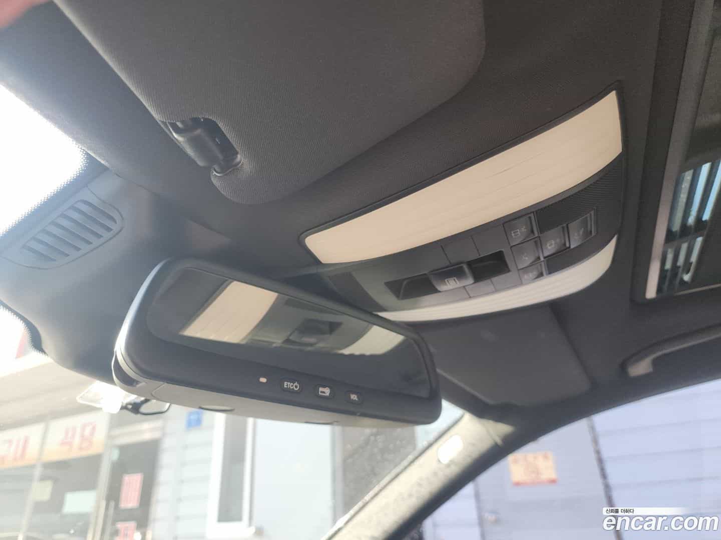E-Class Mercedes-Benz 2015.9-OPTION-018