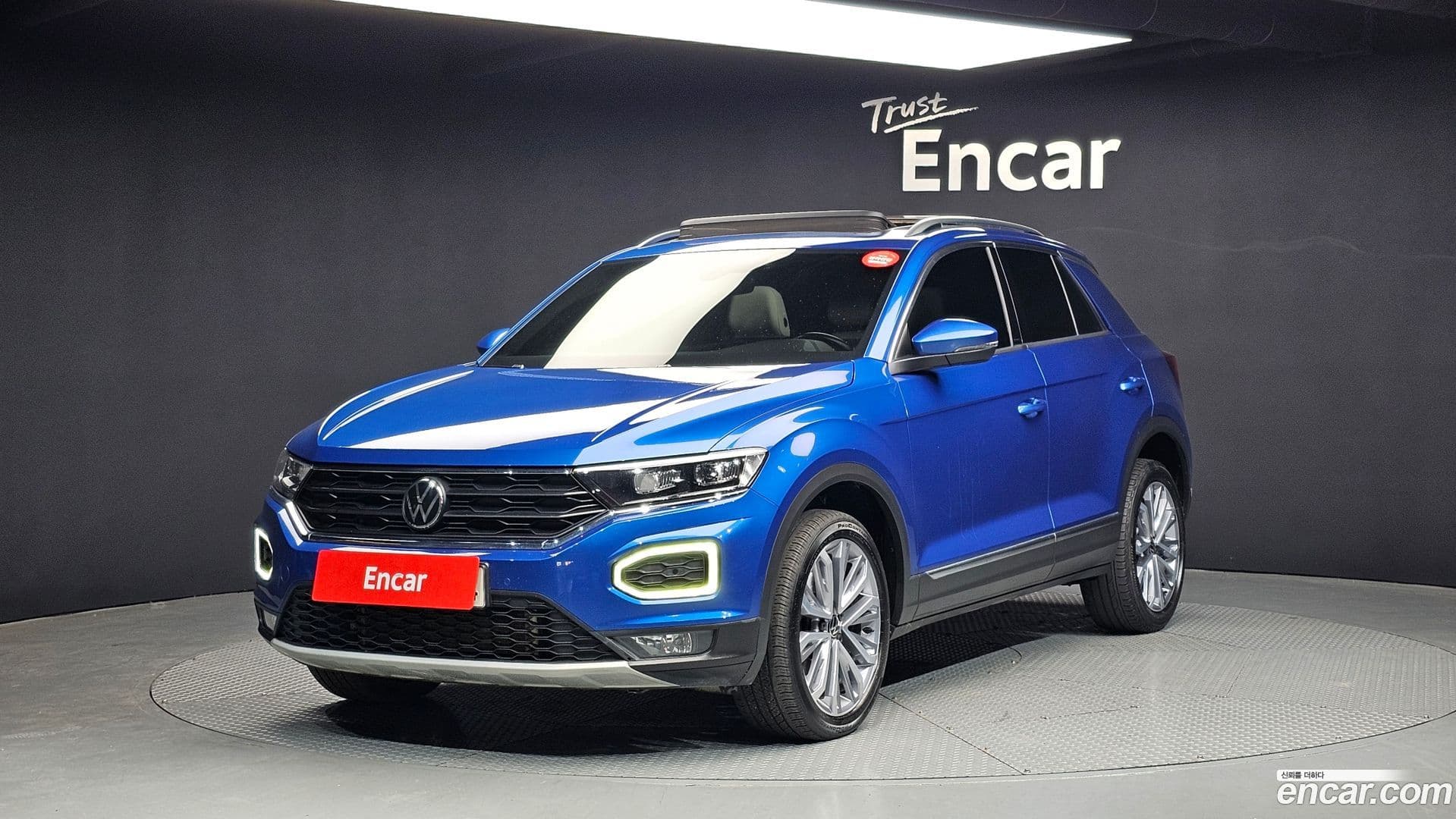 Main__Slider__Photo:T-Roc Volkswagen 2021.5-0