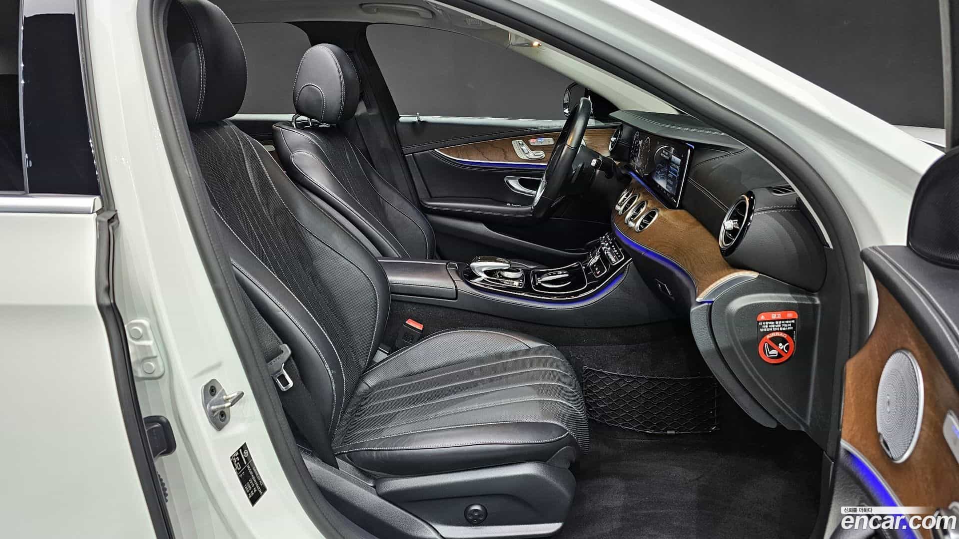 E-Class Mercedes-Benz 2019.1-INNER-010