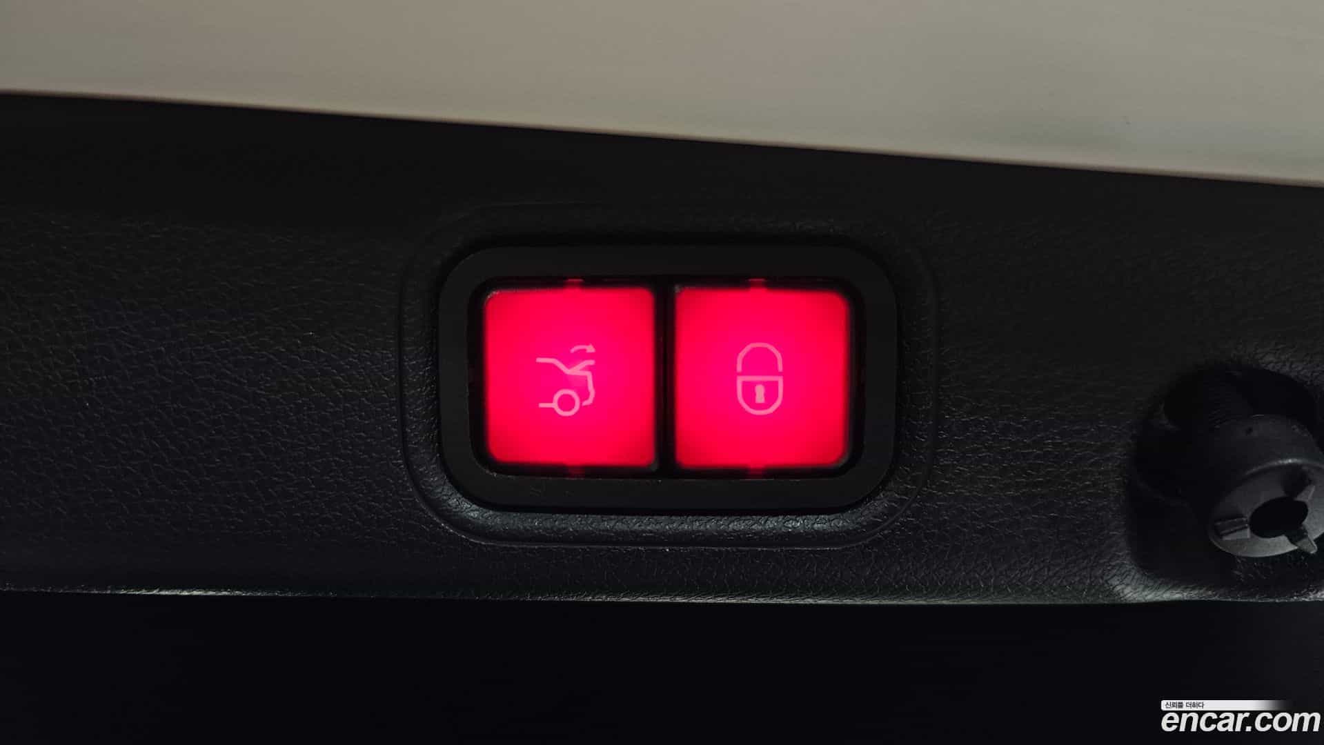 E-Class Mercedes-Benz 2019.1-OPTION-021
