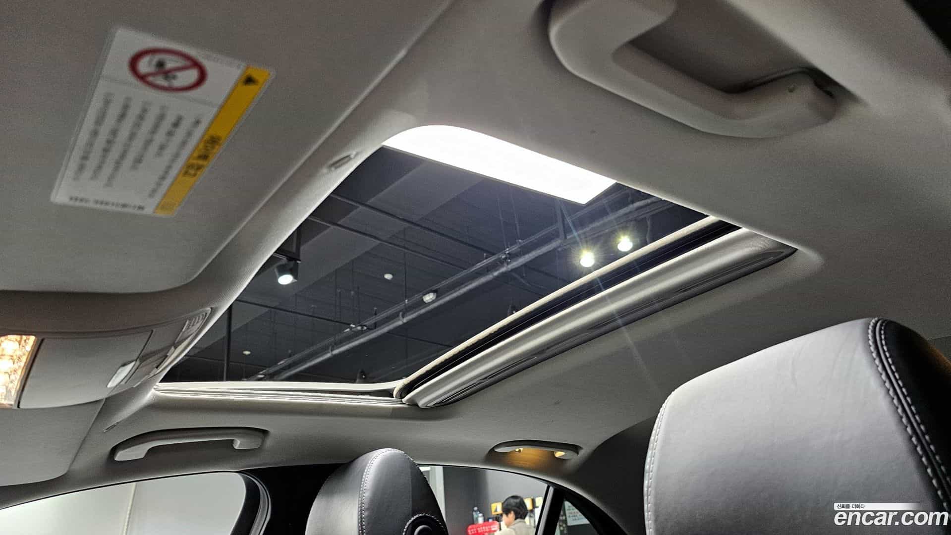 E-Class Mercedes-Benz 2019.1-OPTION-022