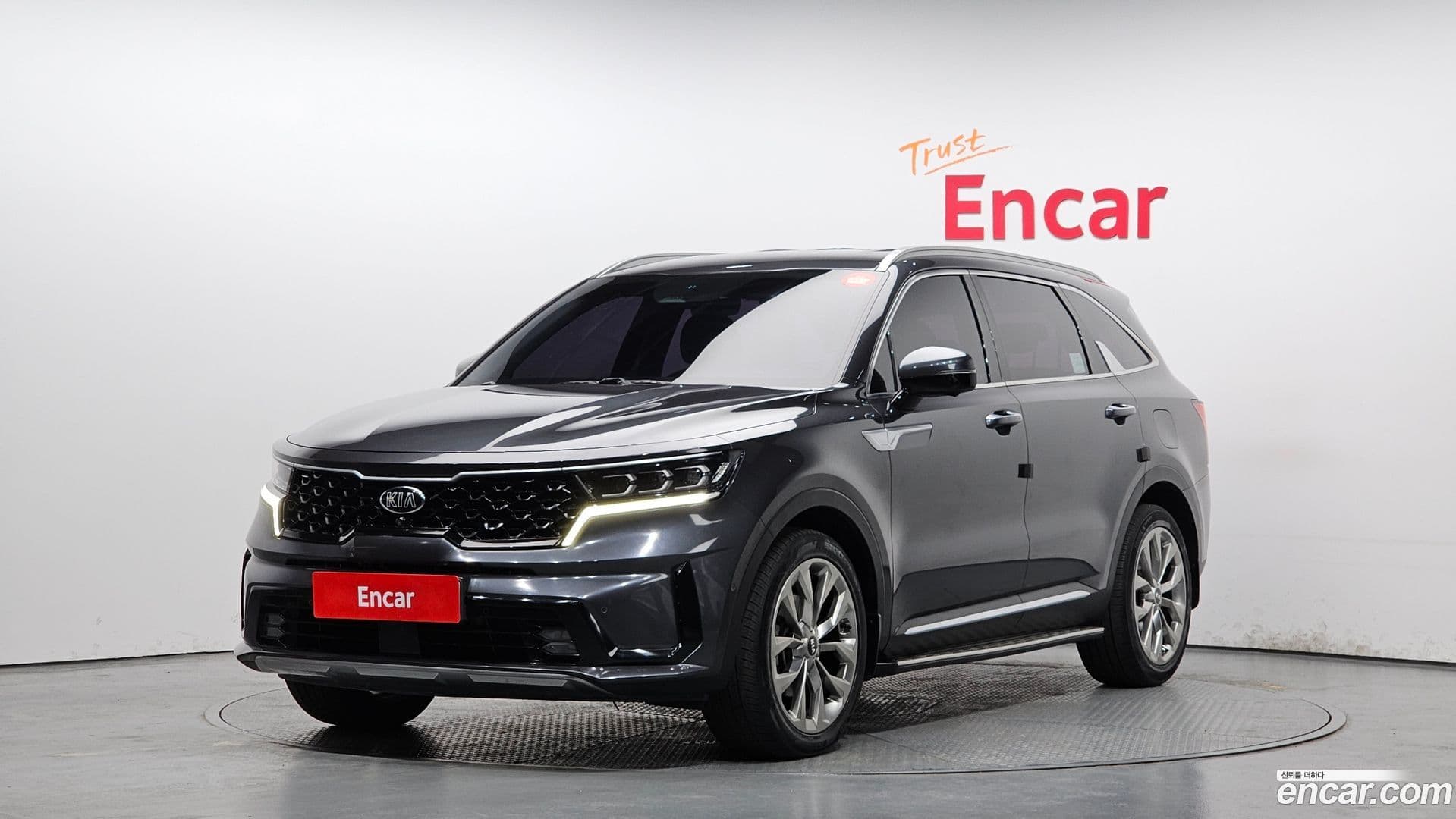 Main__Slider__Photo:Sorento Kia 2020.5-0