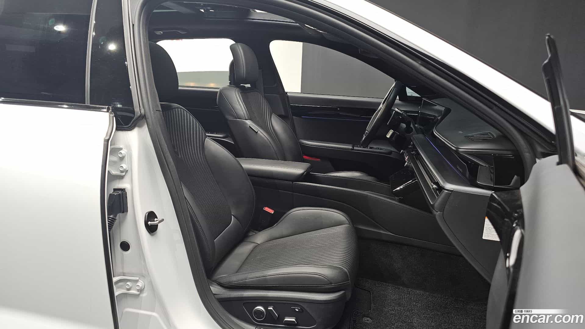 Grandeur Hyundai 2023.11-INNER-010