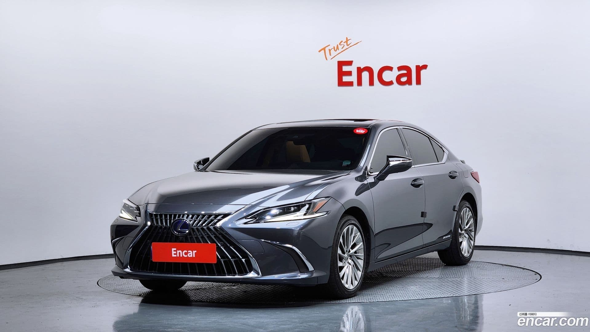 Main__Slider__Photo:ES Lexus 2022.2-0