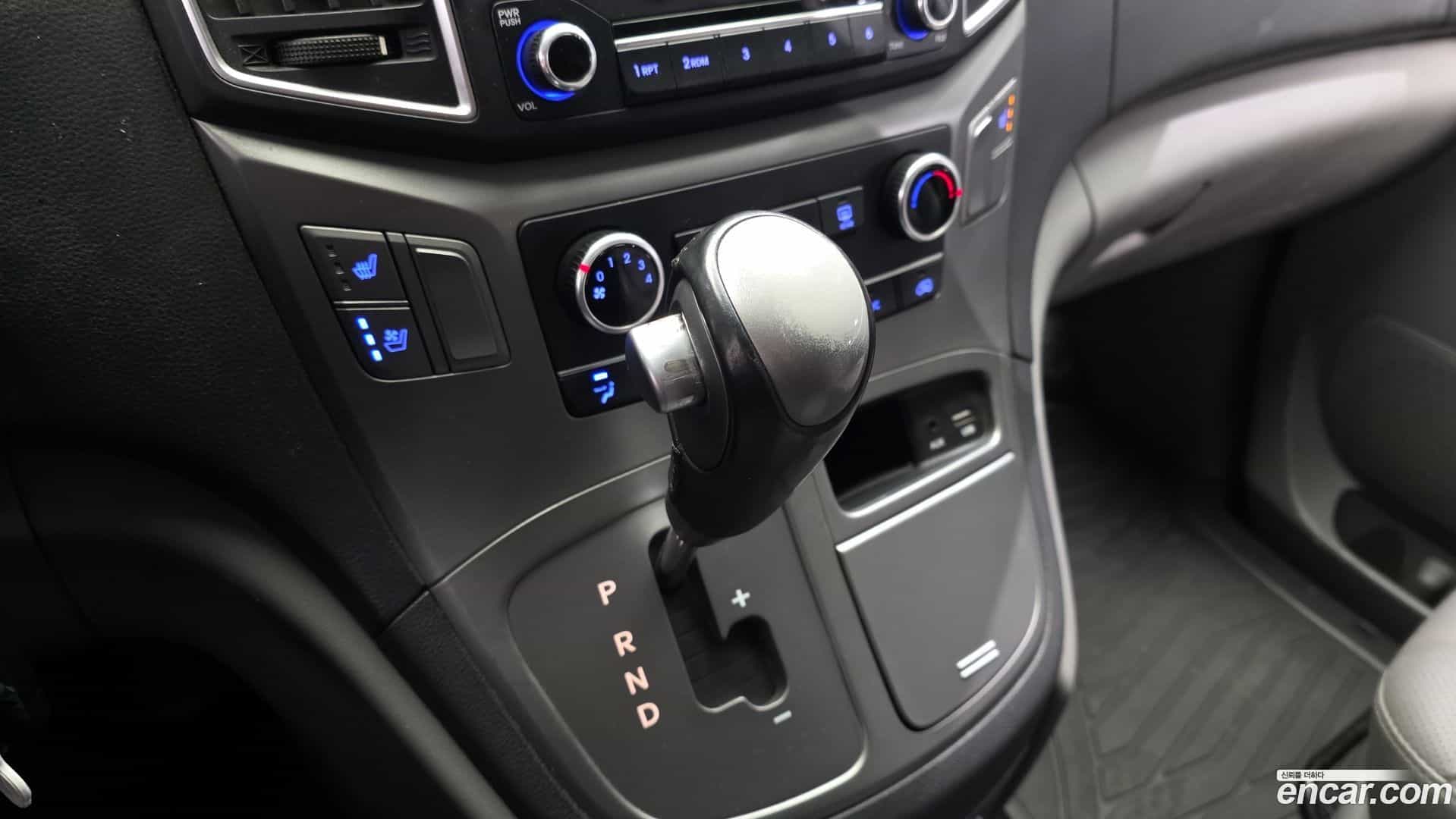 Starex Hyundai 2019.4-INNER-009