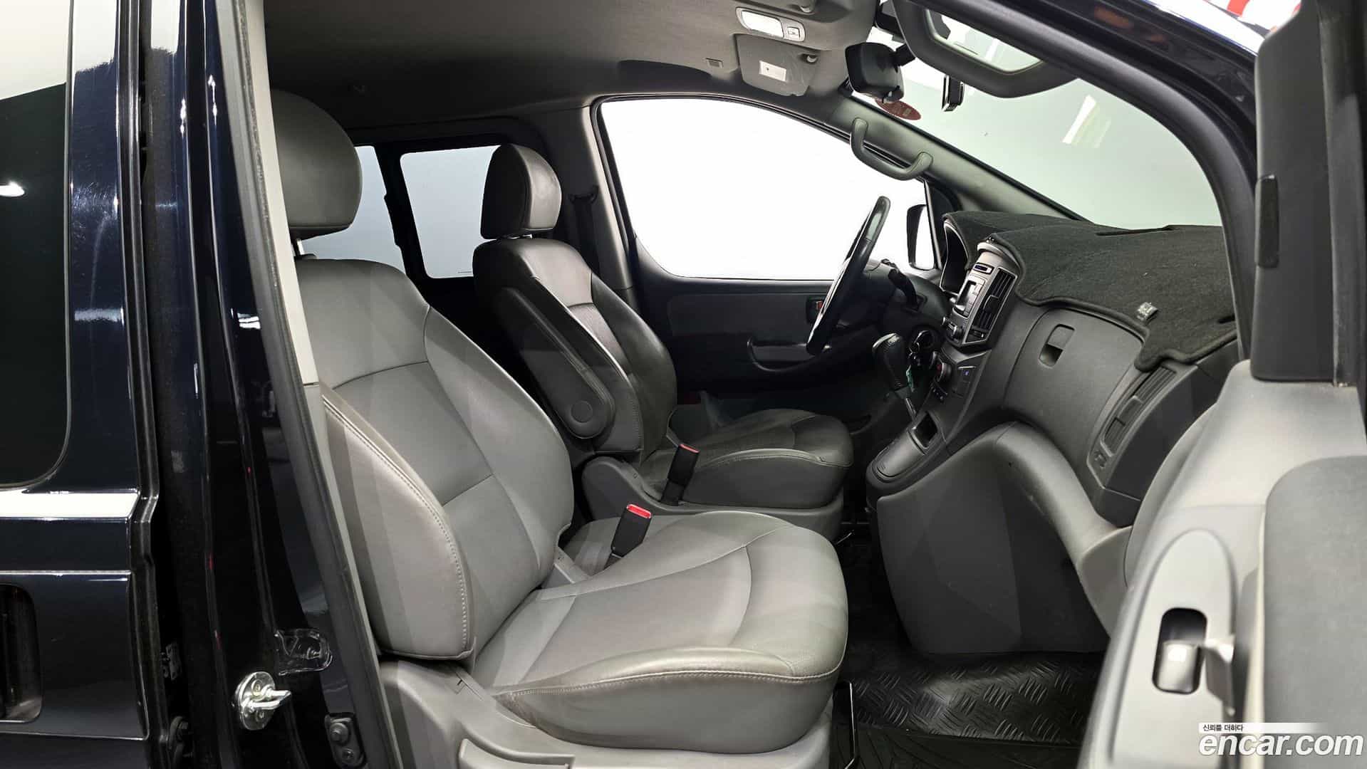 Starex Hyundai 2019.4-OPTION-015