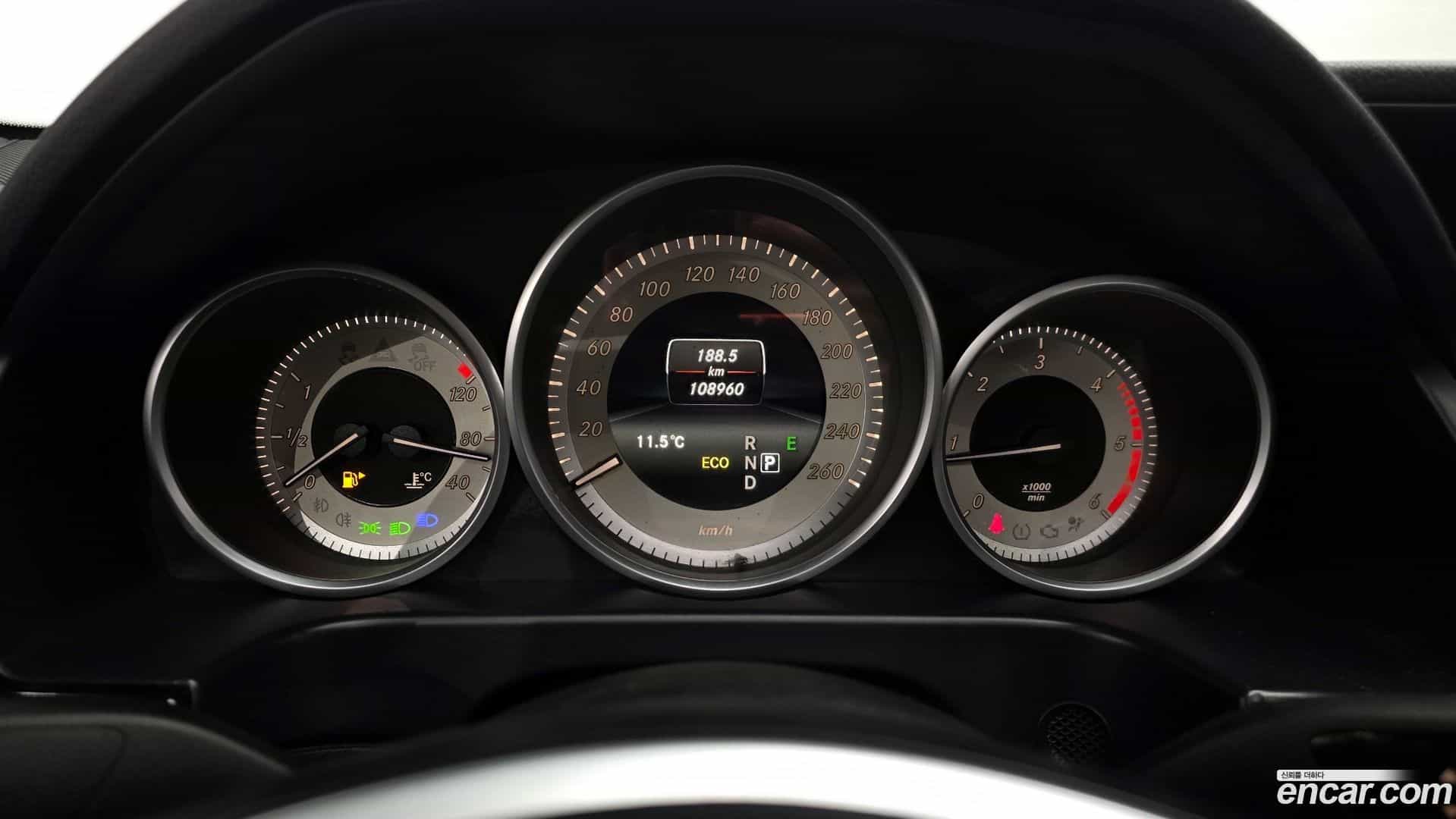 E-Class Mercedes-Benz 2015.8-INNER-008