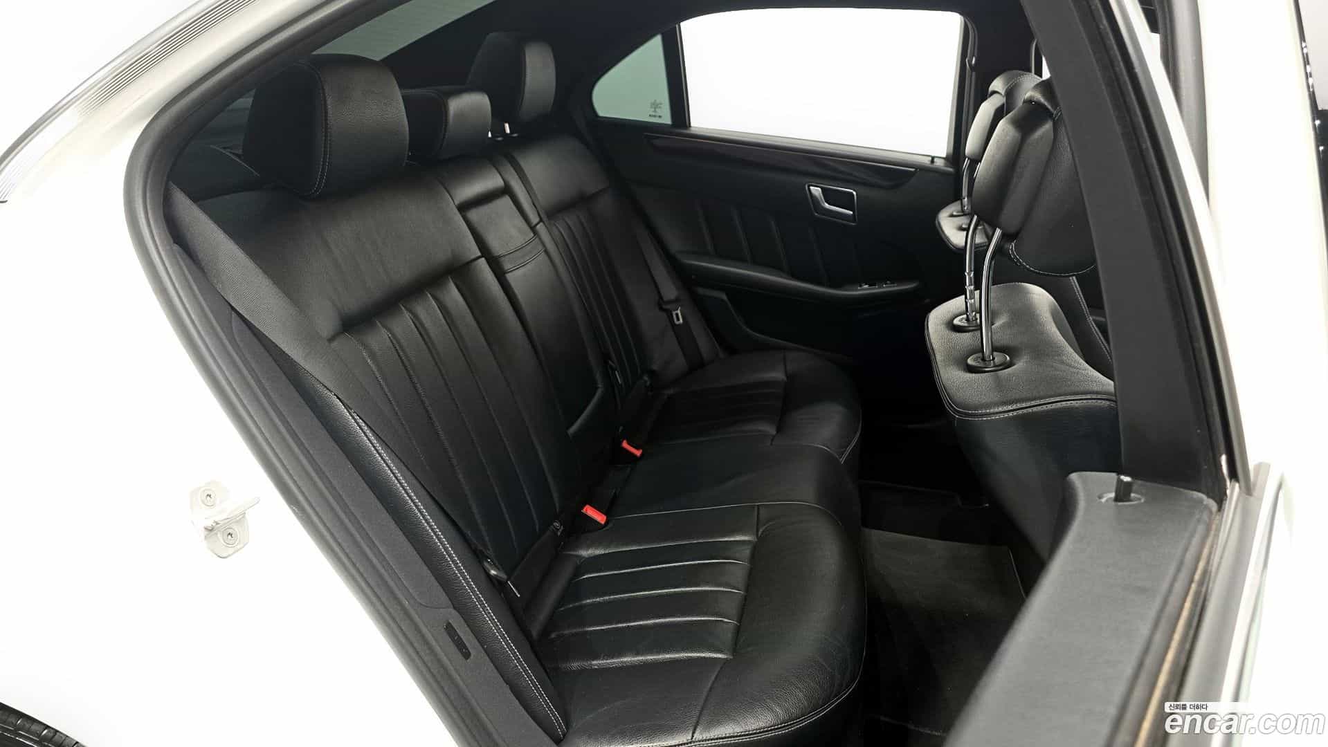 E-Class Mercedes-Benz 2015.8-OPTION-016