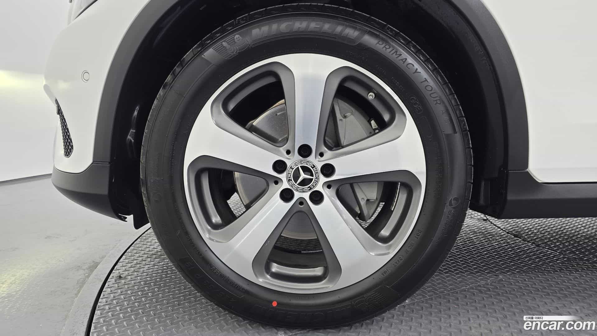 GLC-Class Mercedes-Benz 2019.7-OUTER-005