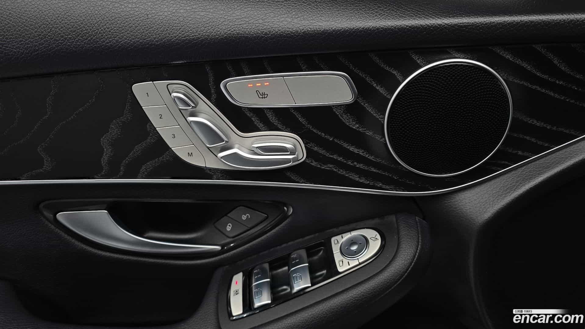 GLC-Class Mercedes-Benz 2019.7-OPTION-017