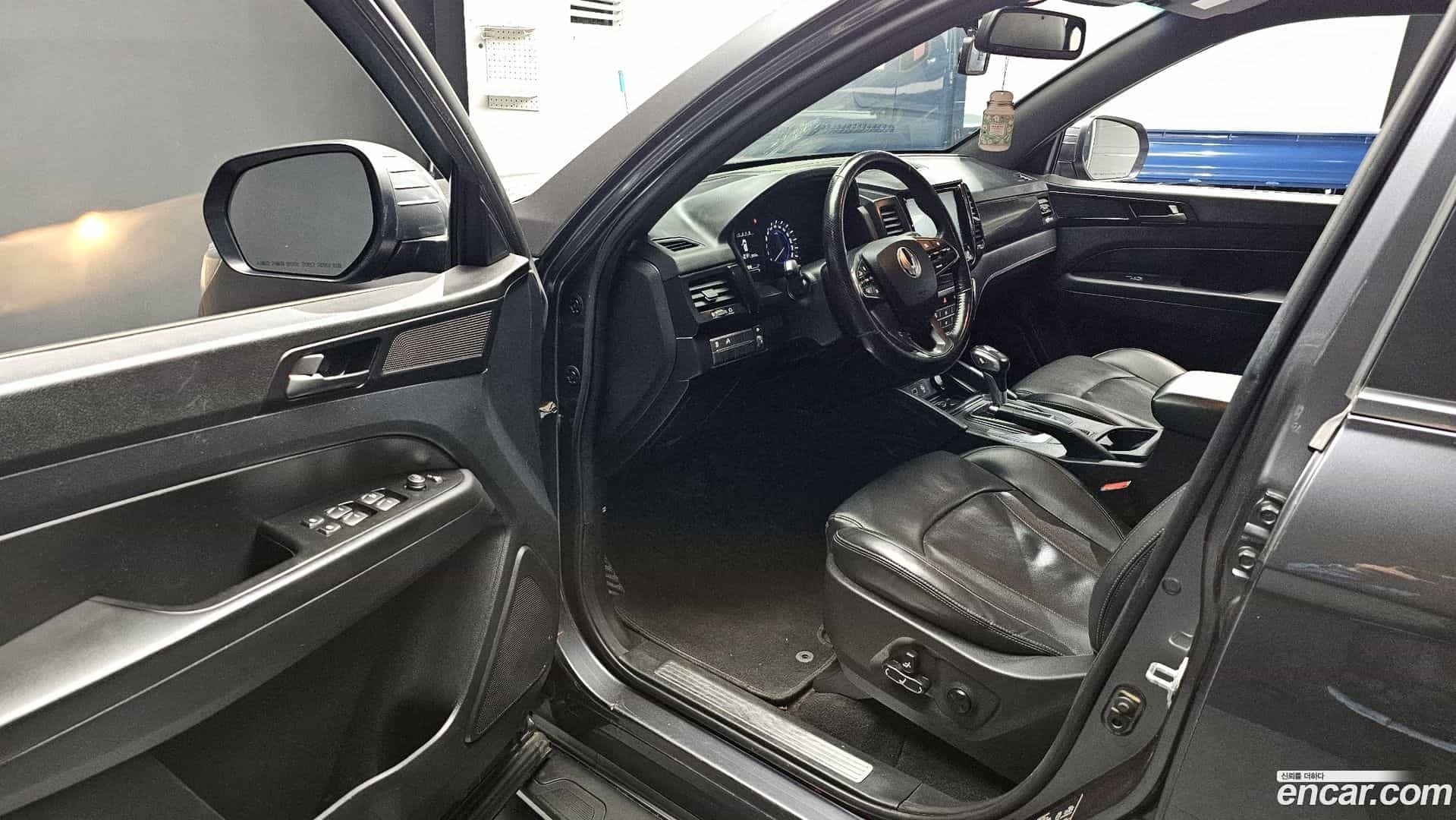 Rexton KG Mobility 2020.6-INNER-010