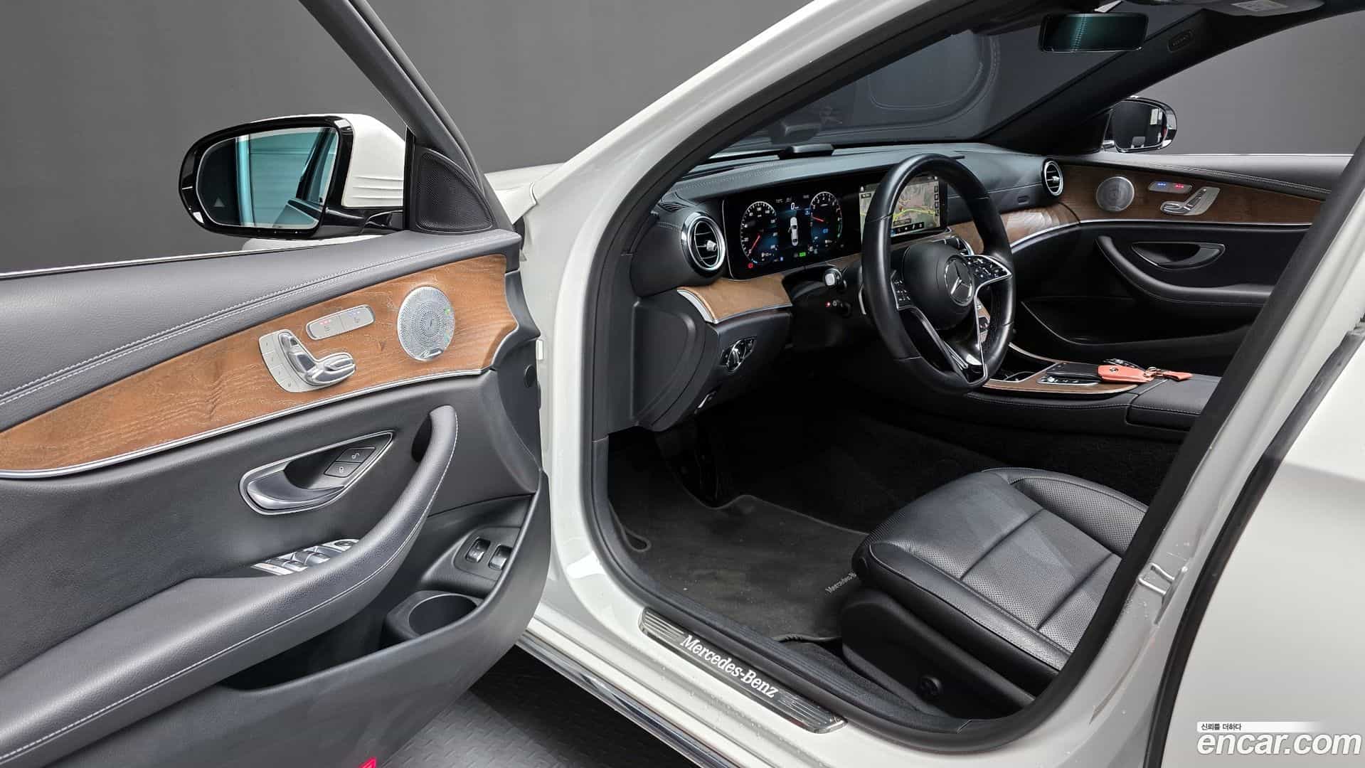 E-Class Mercedes-Benz 2021.1-INNER-010