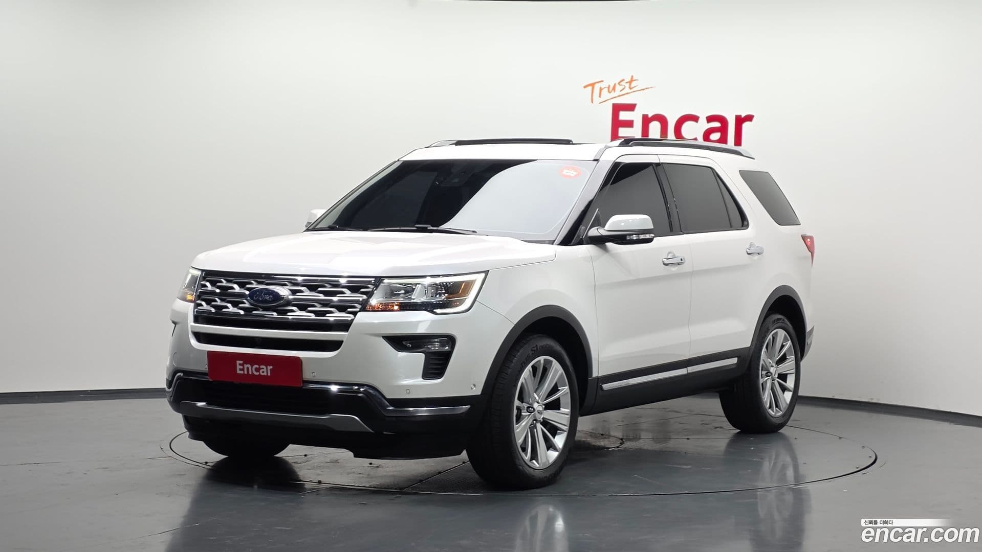 Main__Slider__Photo:Explorer Ford 2019.3-0