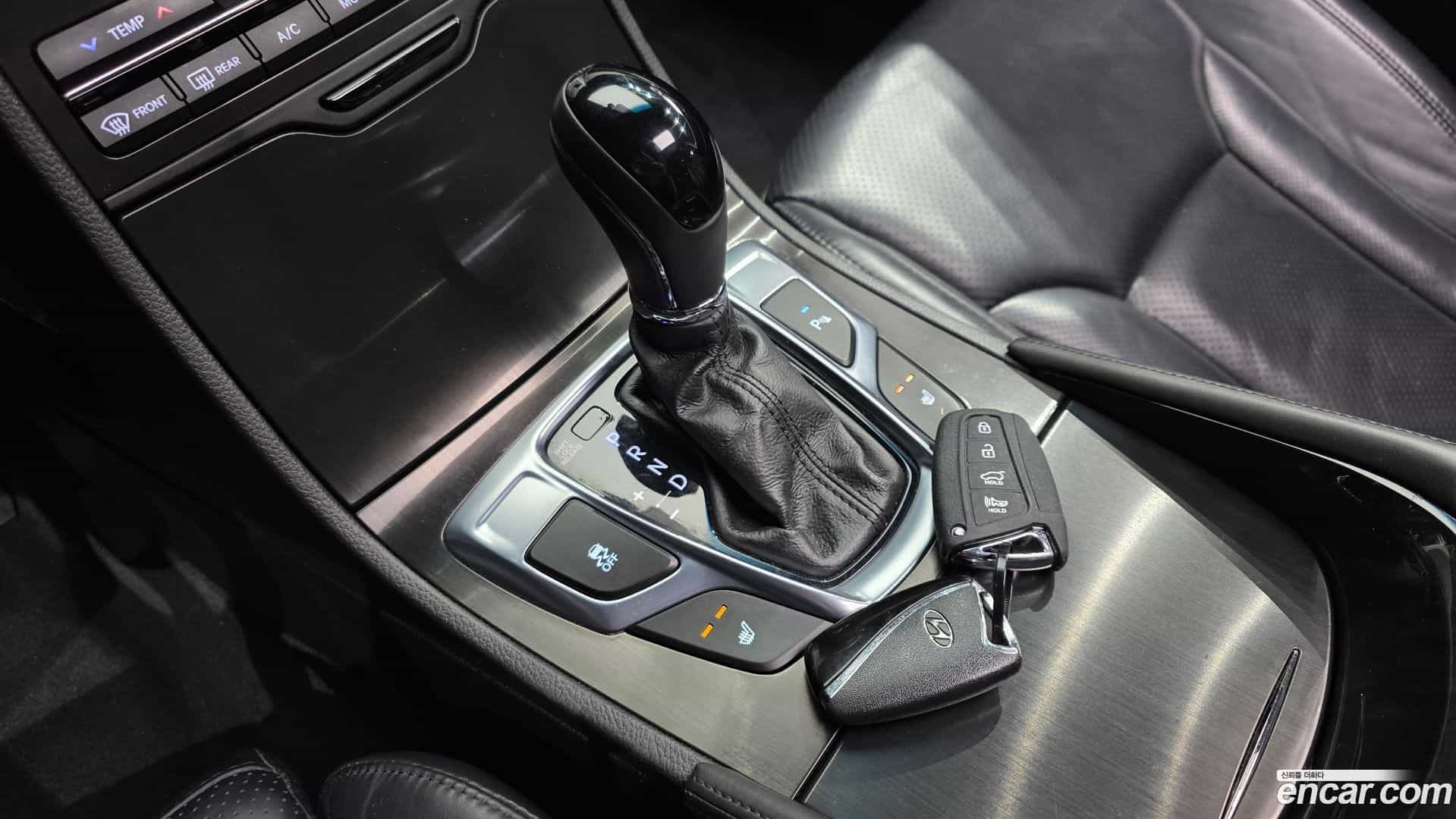 Grandeur Hyundai 2015.9-INNER-009