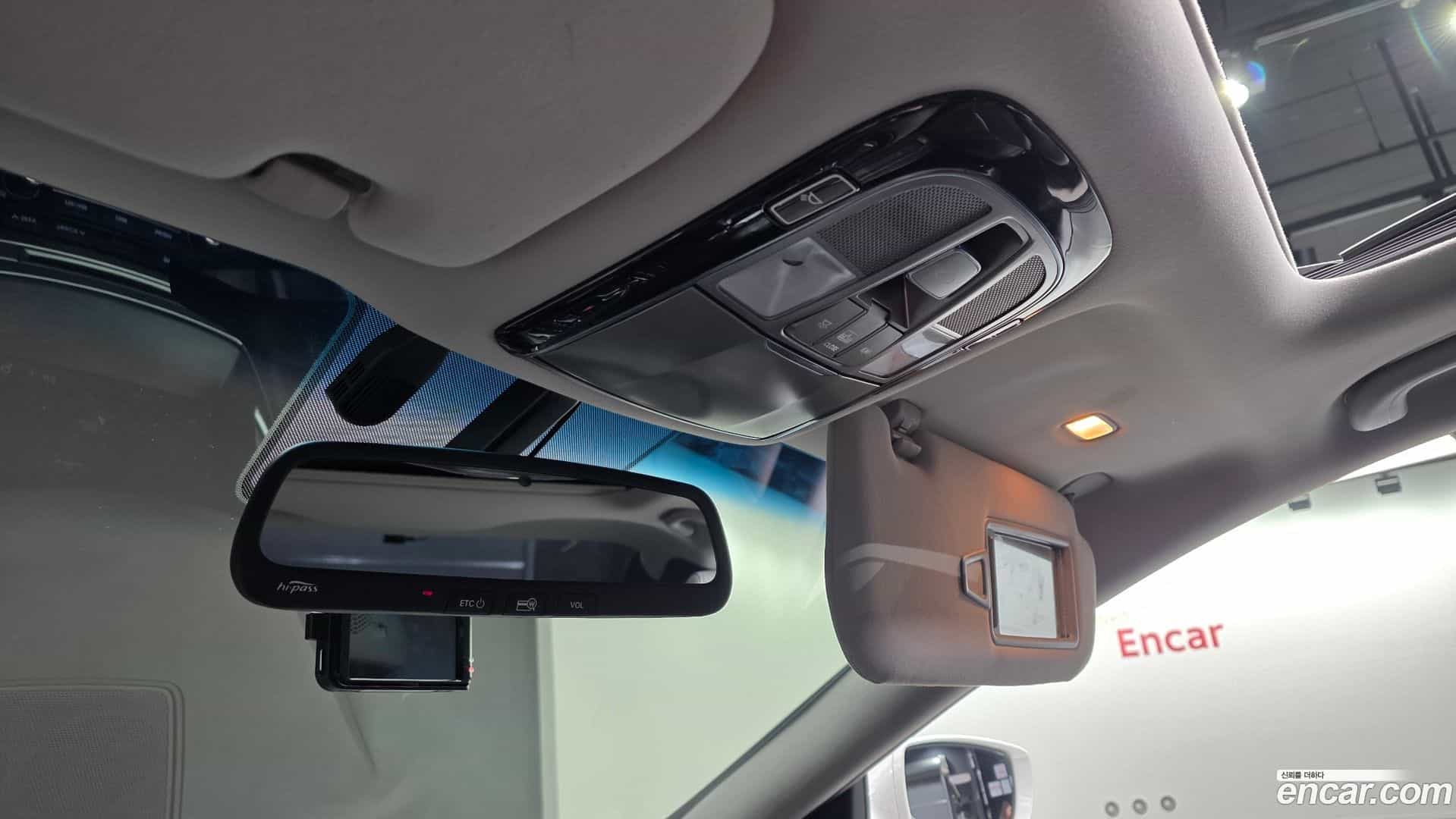 Grandeur Hyundai 2015.9-OPTION-024
