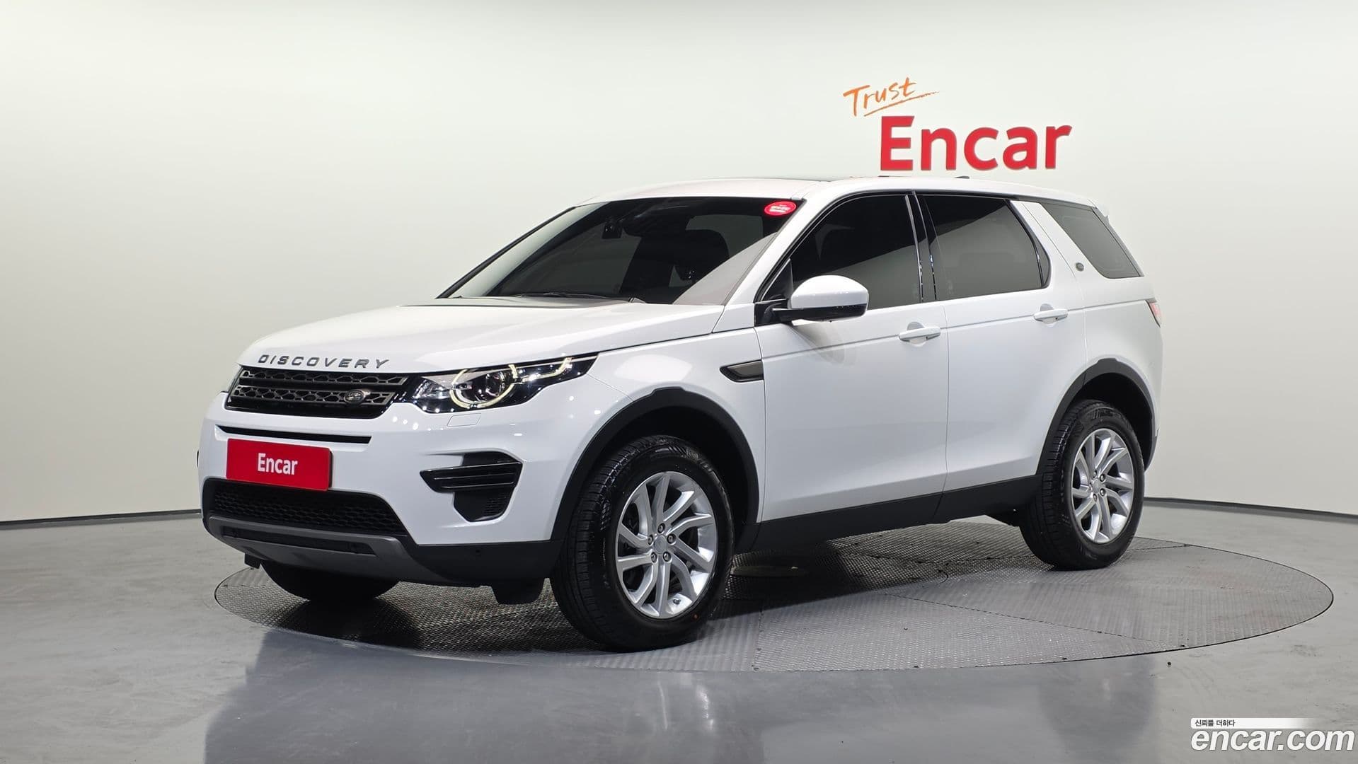 Main__Slider__Photo:Discovery Sport Land Rover 2019.1-0