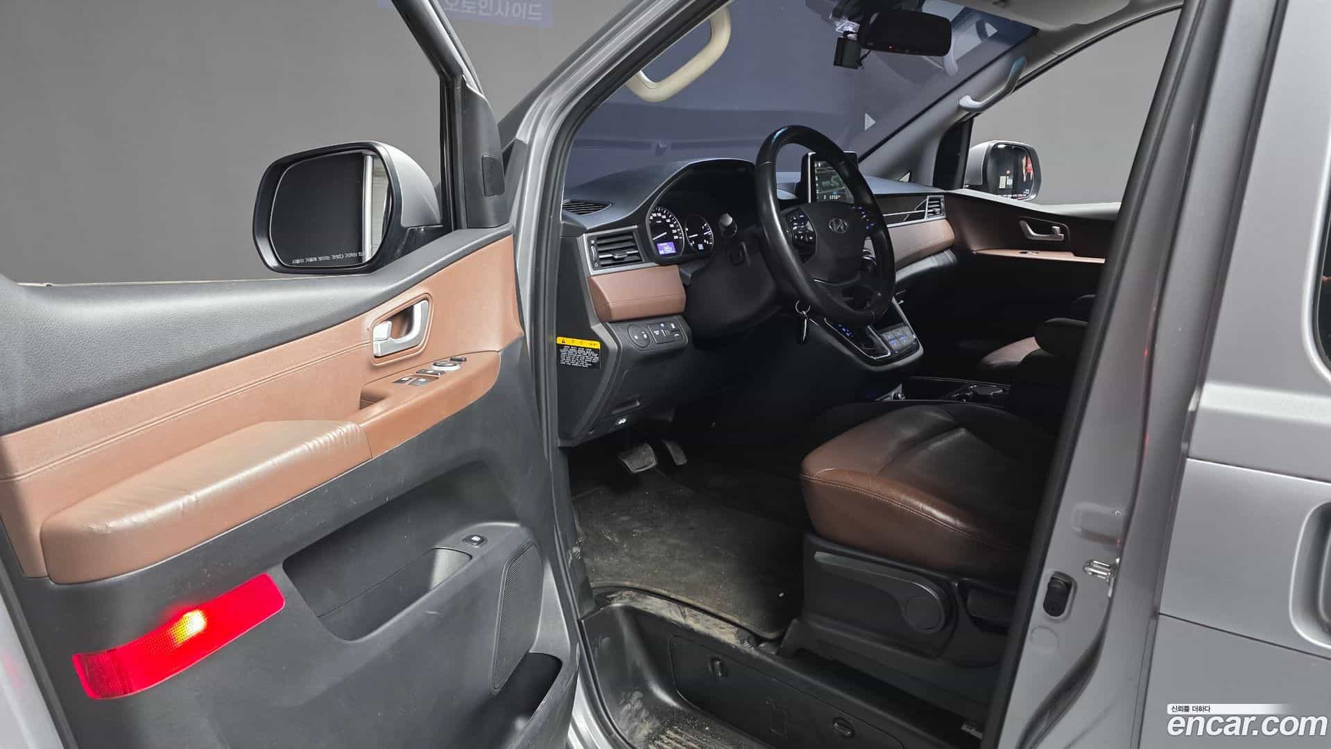 Starex Hyundai 2019.2-INNER-010