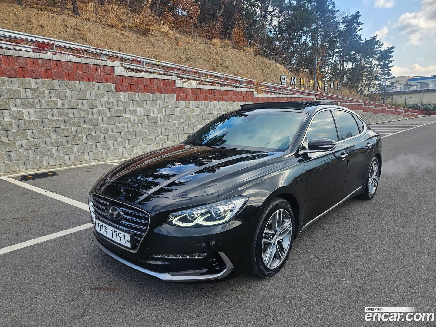 Main__Slider__Photo:Grandeur Hyundai 2018.6-0